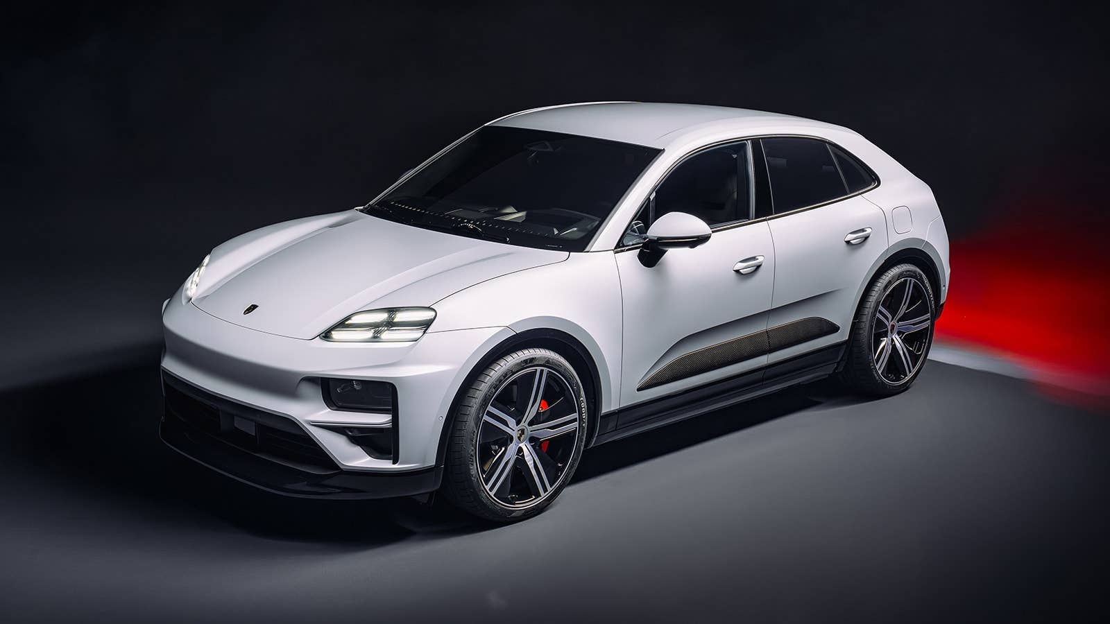 2024 Porsche Macan Turbo