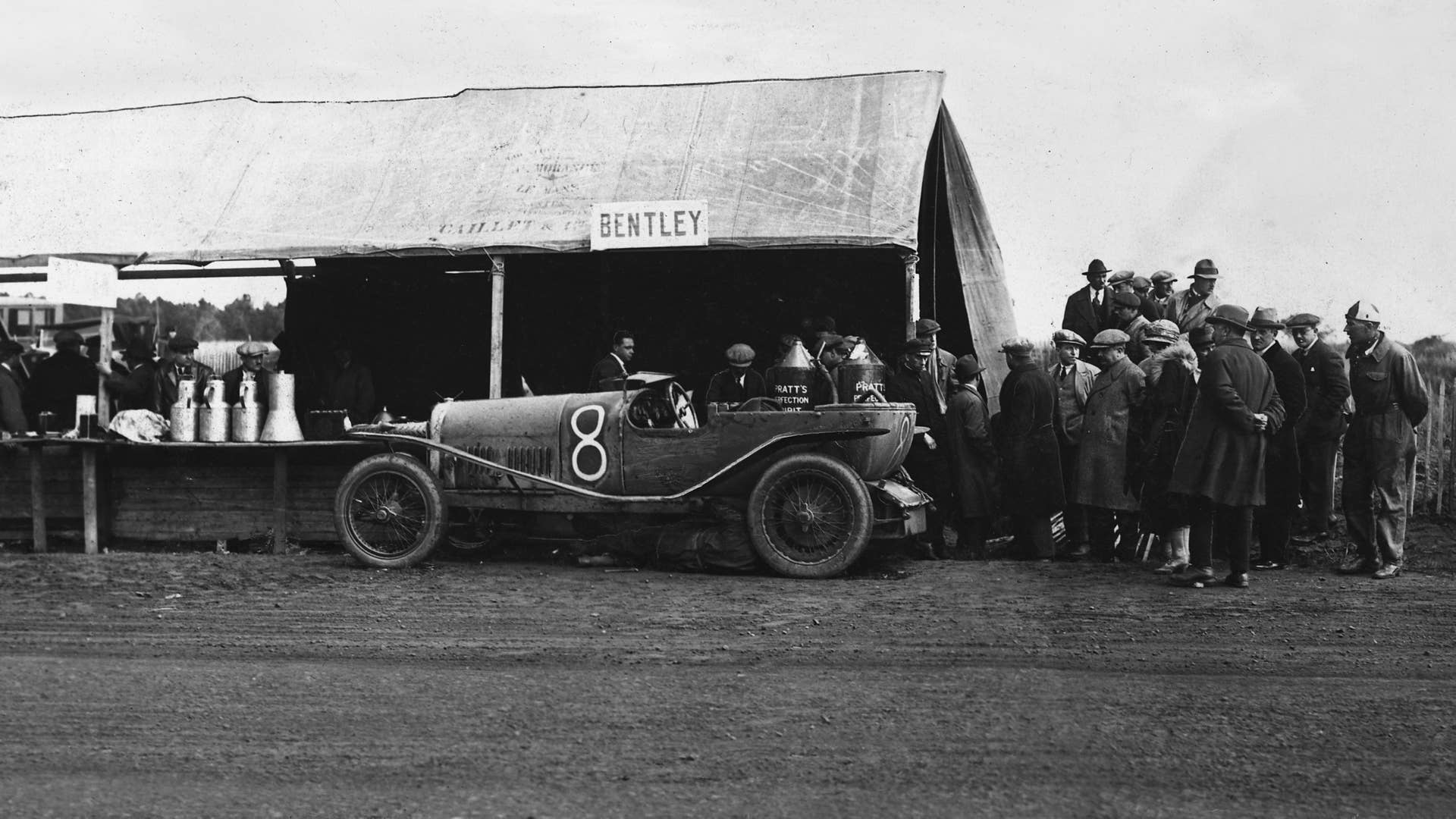 1923 Le Mans 24 hours. Le Mans, France. 26th - 27th May 1923. Capt. John F Duff / Frank Clement (Bentley 3 L Sport), 4th position, pit stop action. World Copyright: LAT Photographic. Ref:  B/W Print.