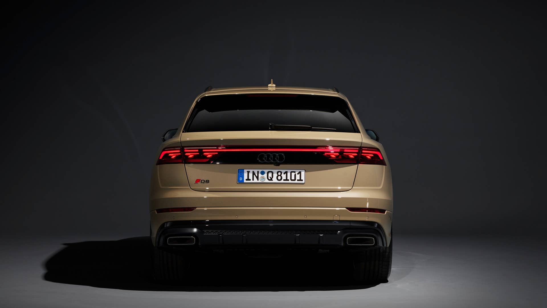 Static photo, Colour: Sakhir gold metallic