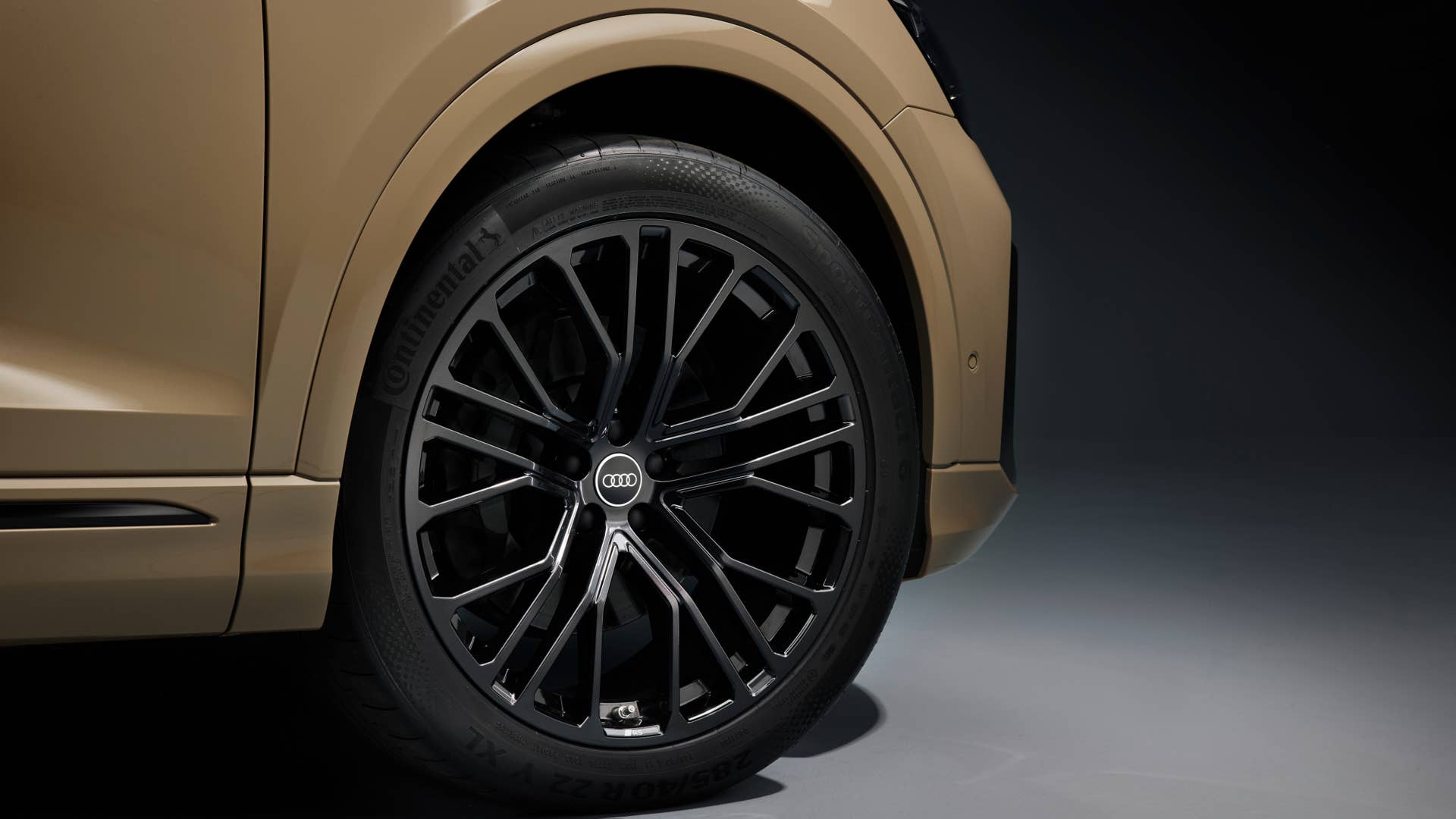 Detail, Colour: Sakhir gold metallic