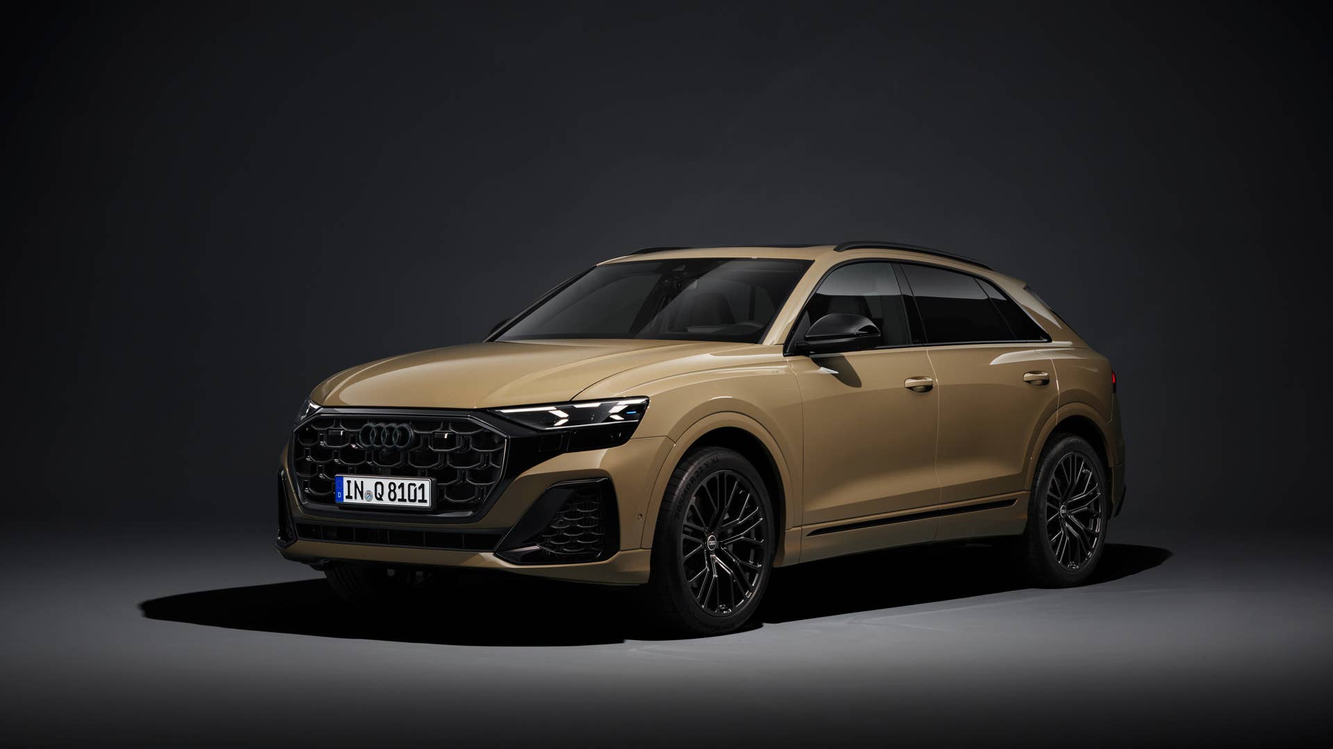 Static photo, Colour: Sakhir gold metallic