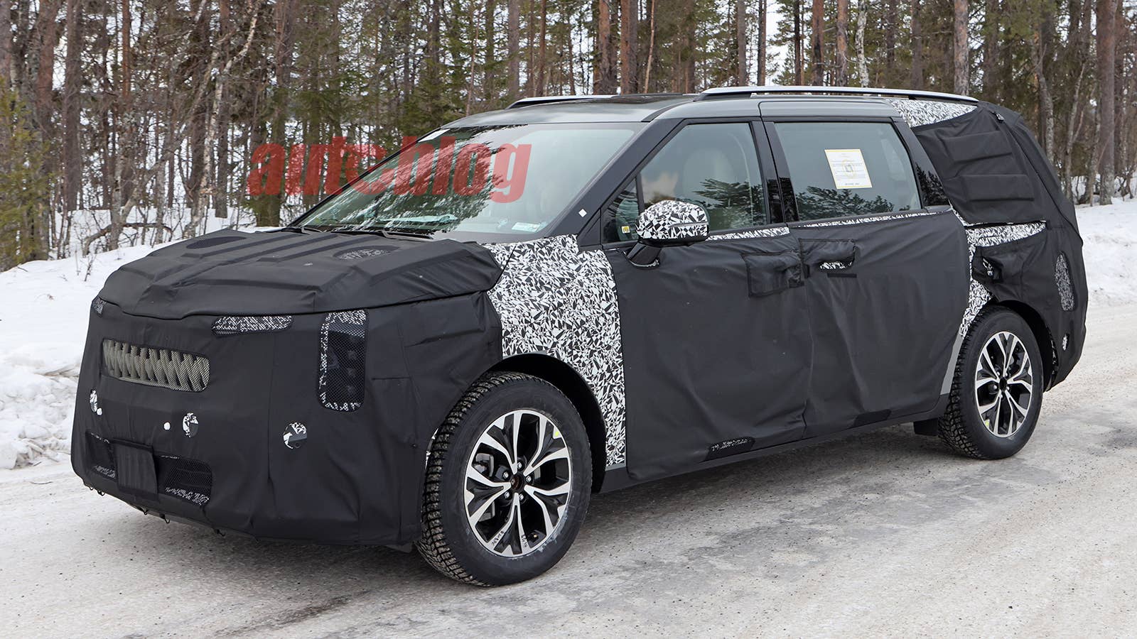 Kia Carnival prototype