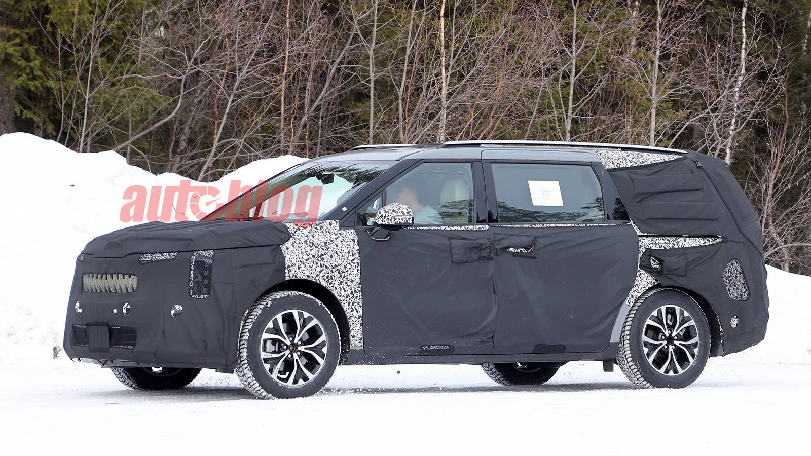 Kia Carnival prototype