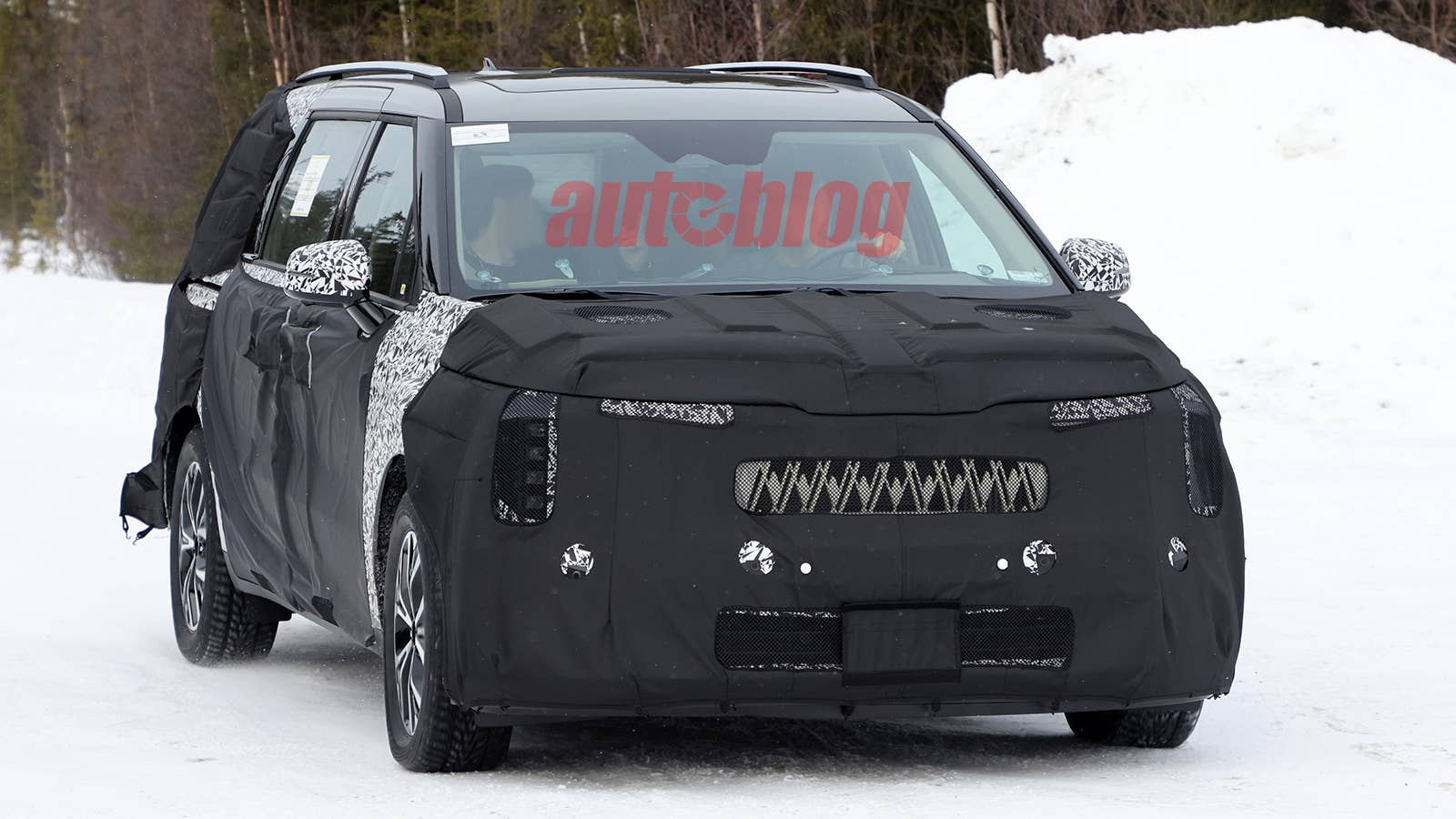 Kia Carnival prototype