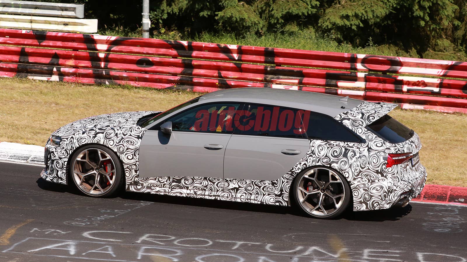 Audi RS 6 high-performance prototype