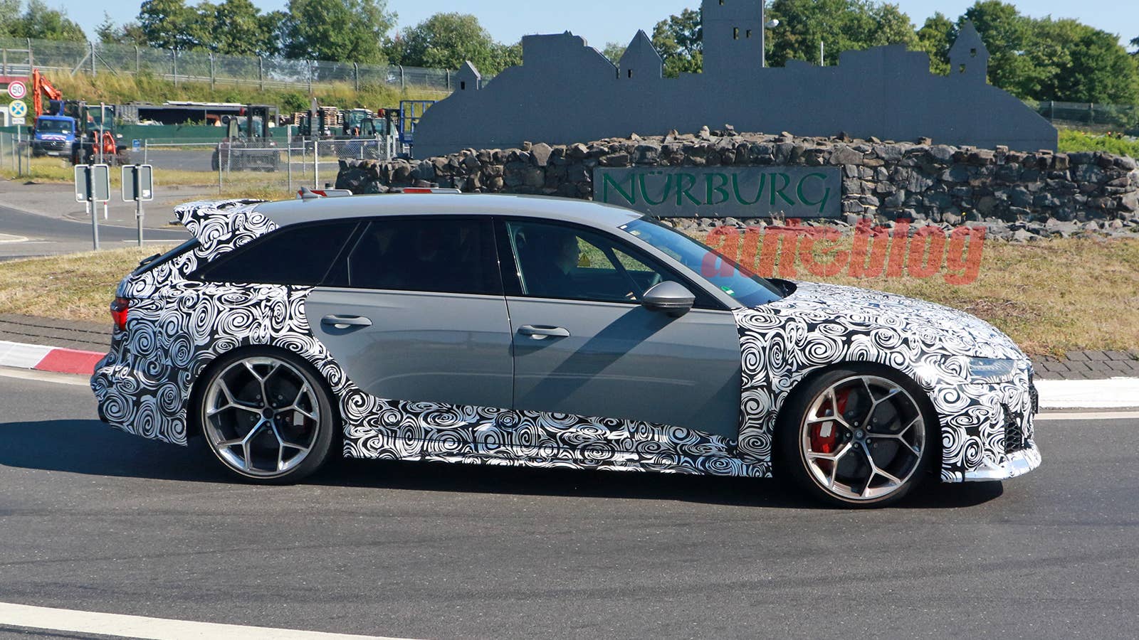 Audi RS 6 high-performance prototype