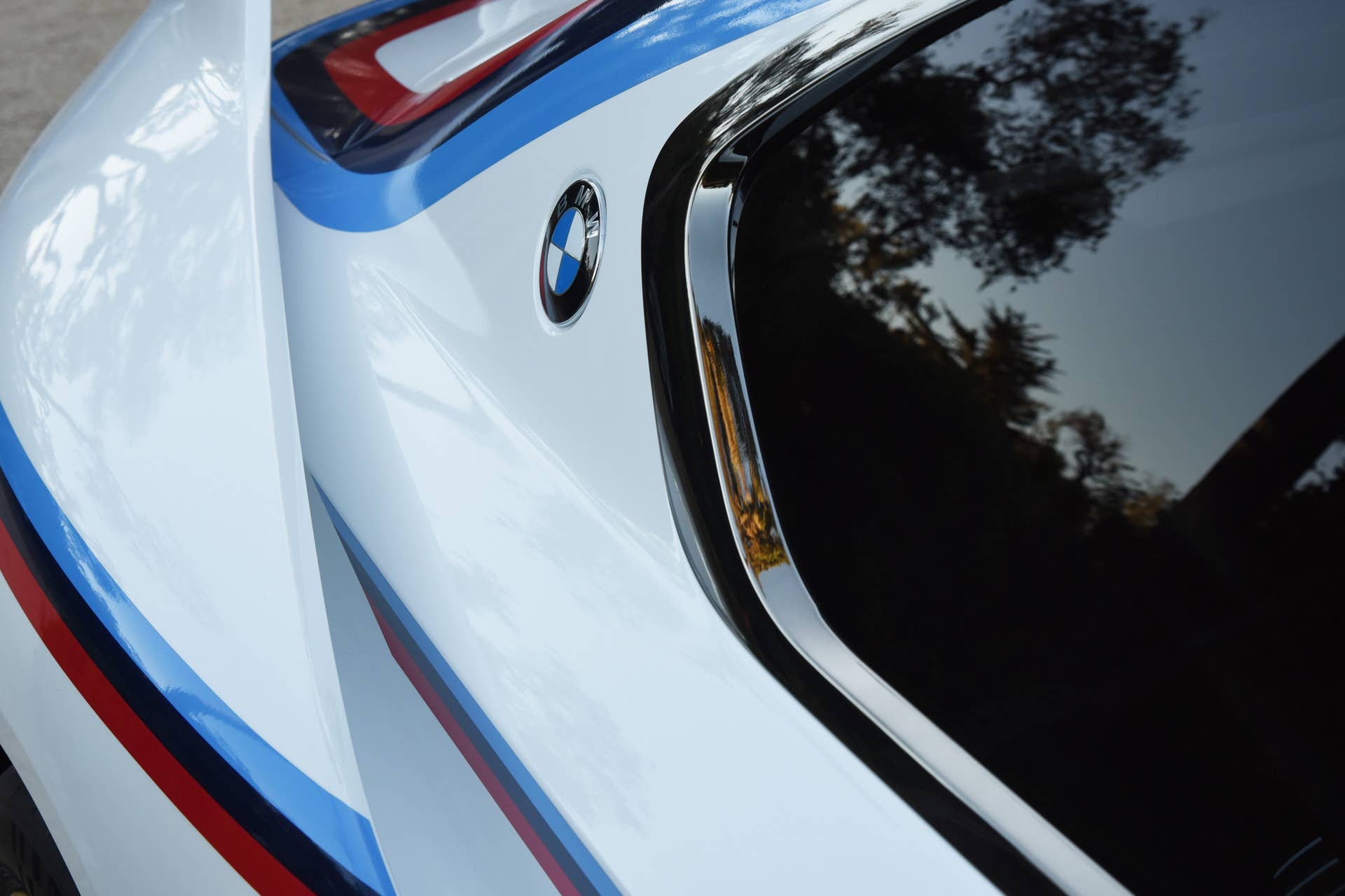 bmw badge hommage r 3.0 csl spoiler vents