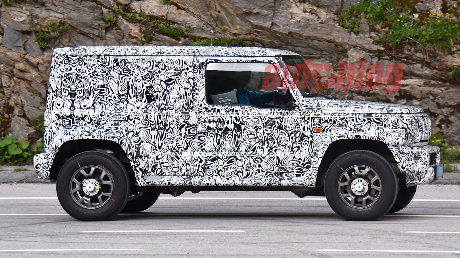 Suzuki Jimny four-door prototype