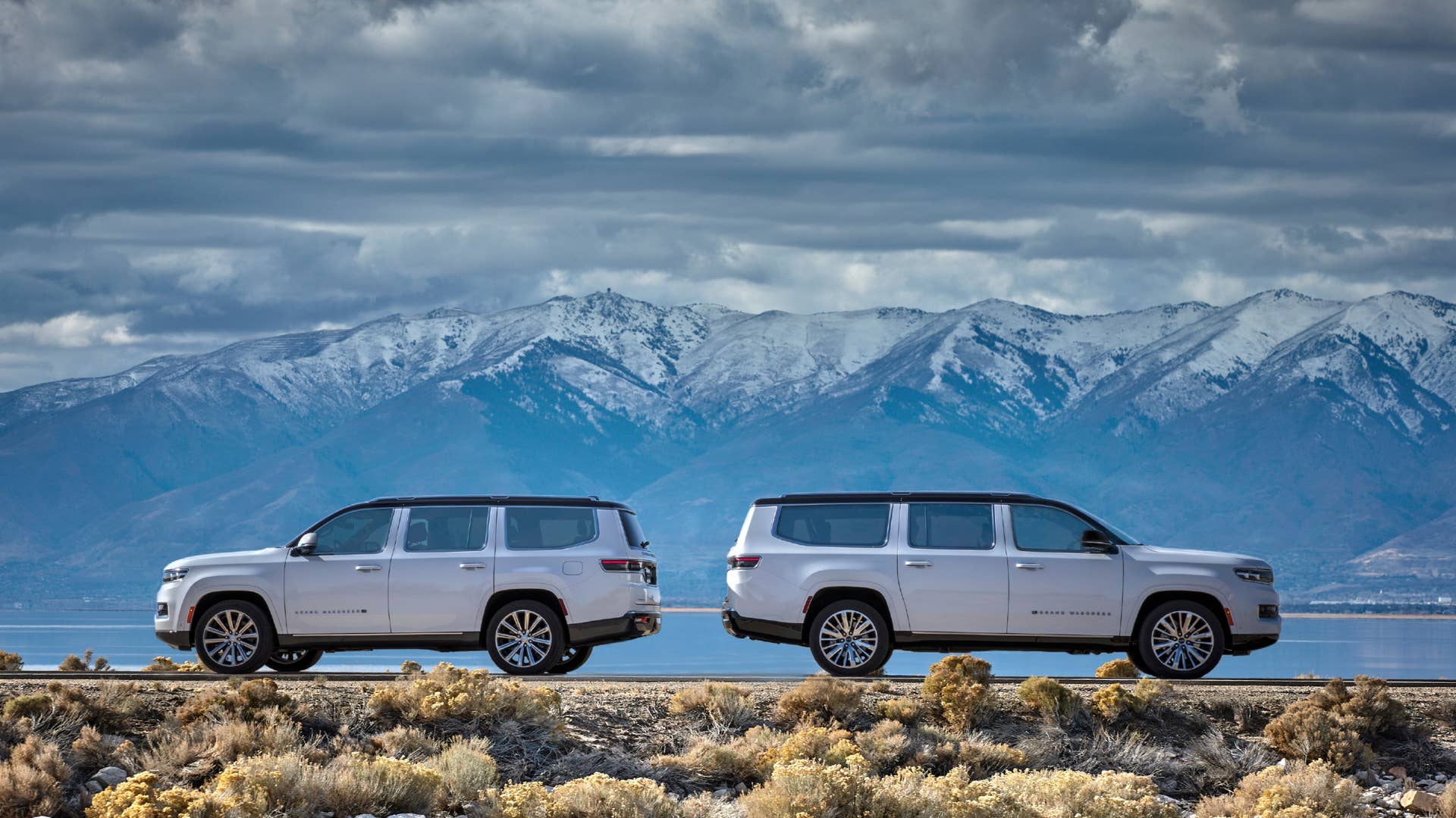 2024 Grand Wagoneer (left) and 2024 Grand Wagoneer L (right)
