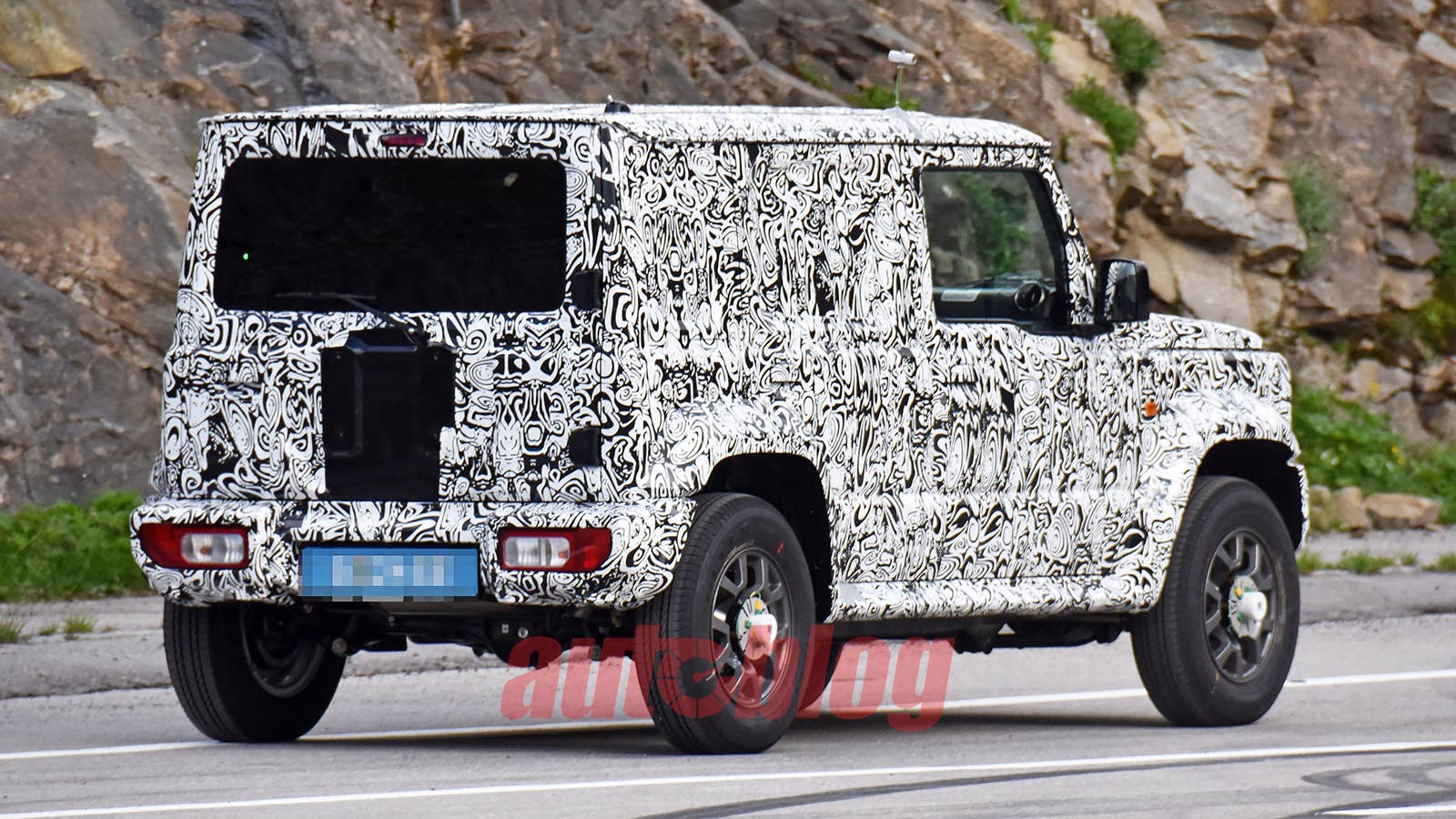 Suzuki Jimny four-door prototype