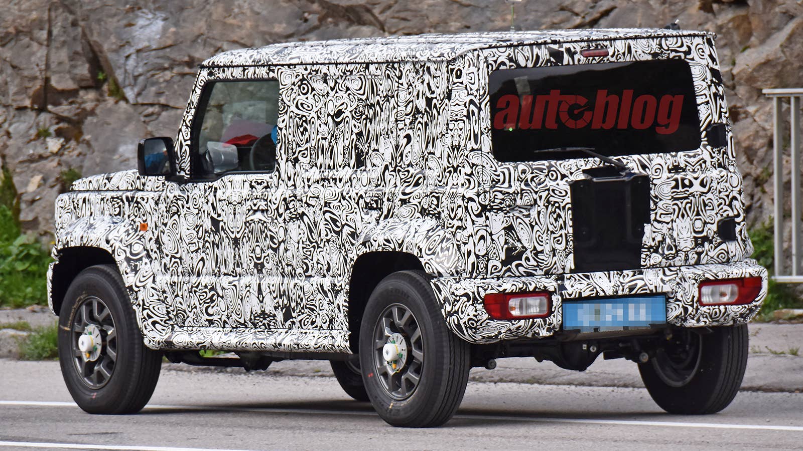 Suzuki Jimny four-door prototype