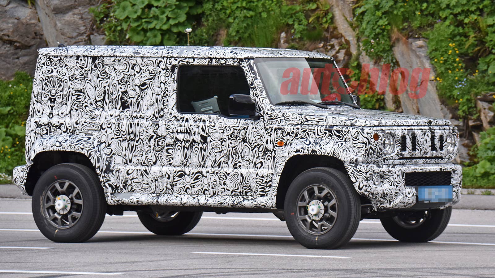 Suzuki Jimny four-door prototype