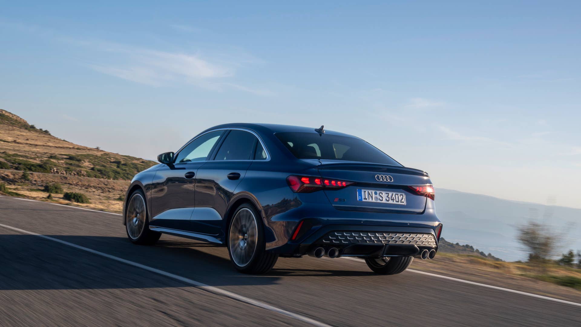 Dynamic photo, Colour: Ascari blue metallic