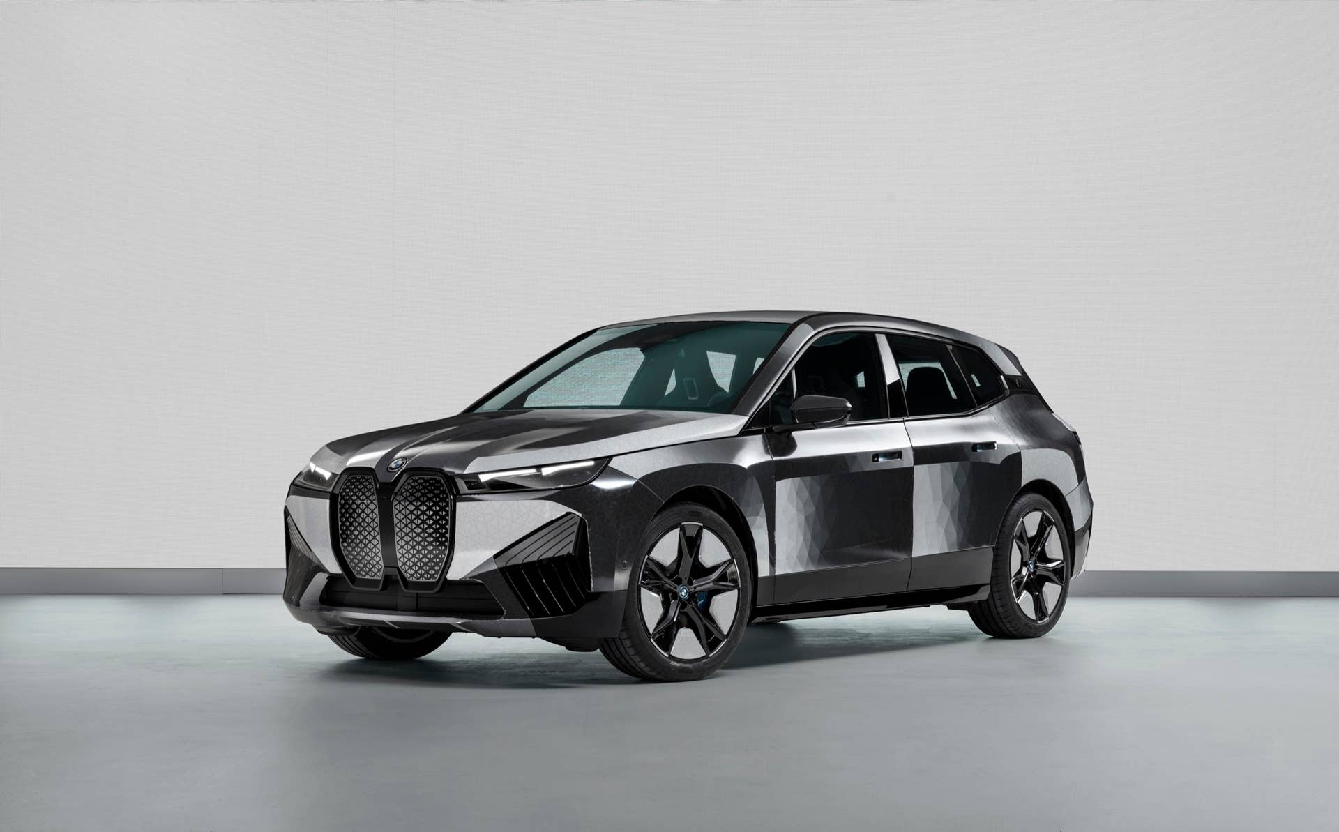 BMW iX Flow concept