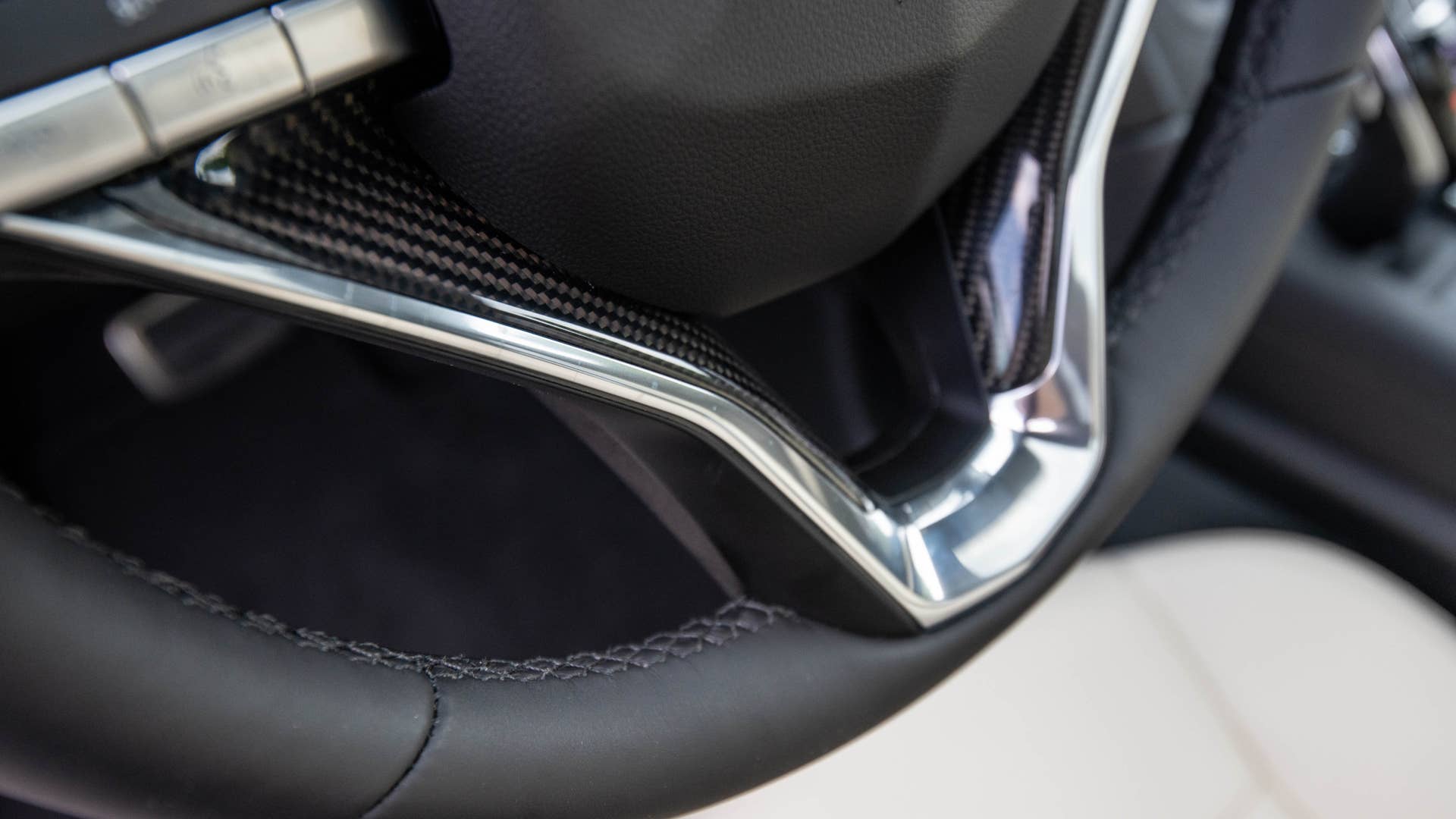 2020 Cadillac XT6 Sport interior