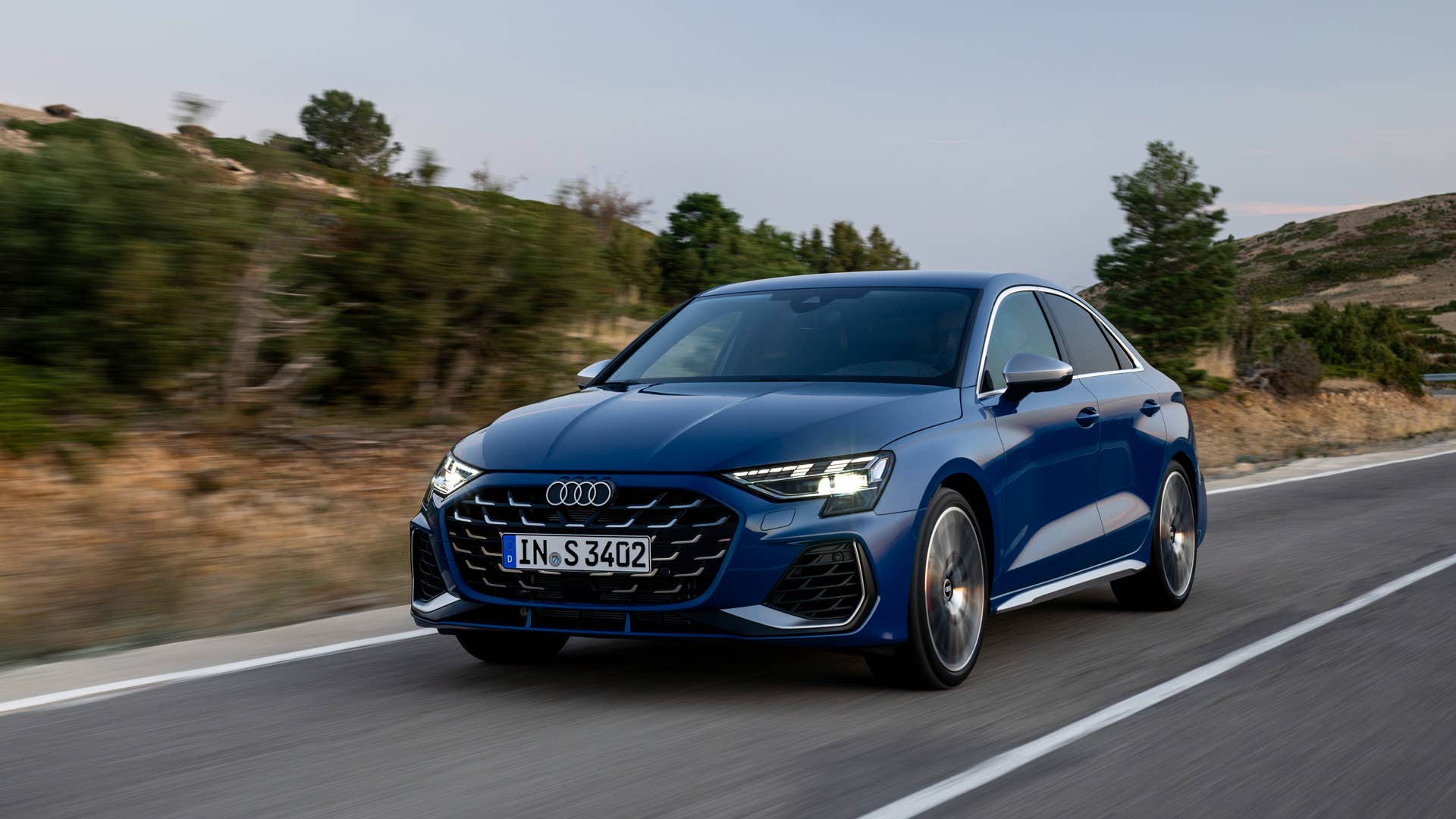 Dynamic photo, Colour: Ascari blue metallic