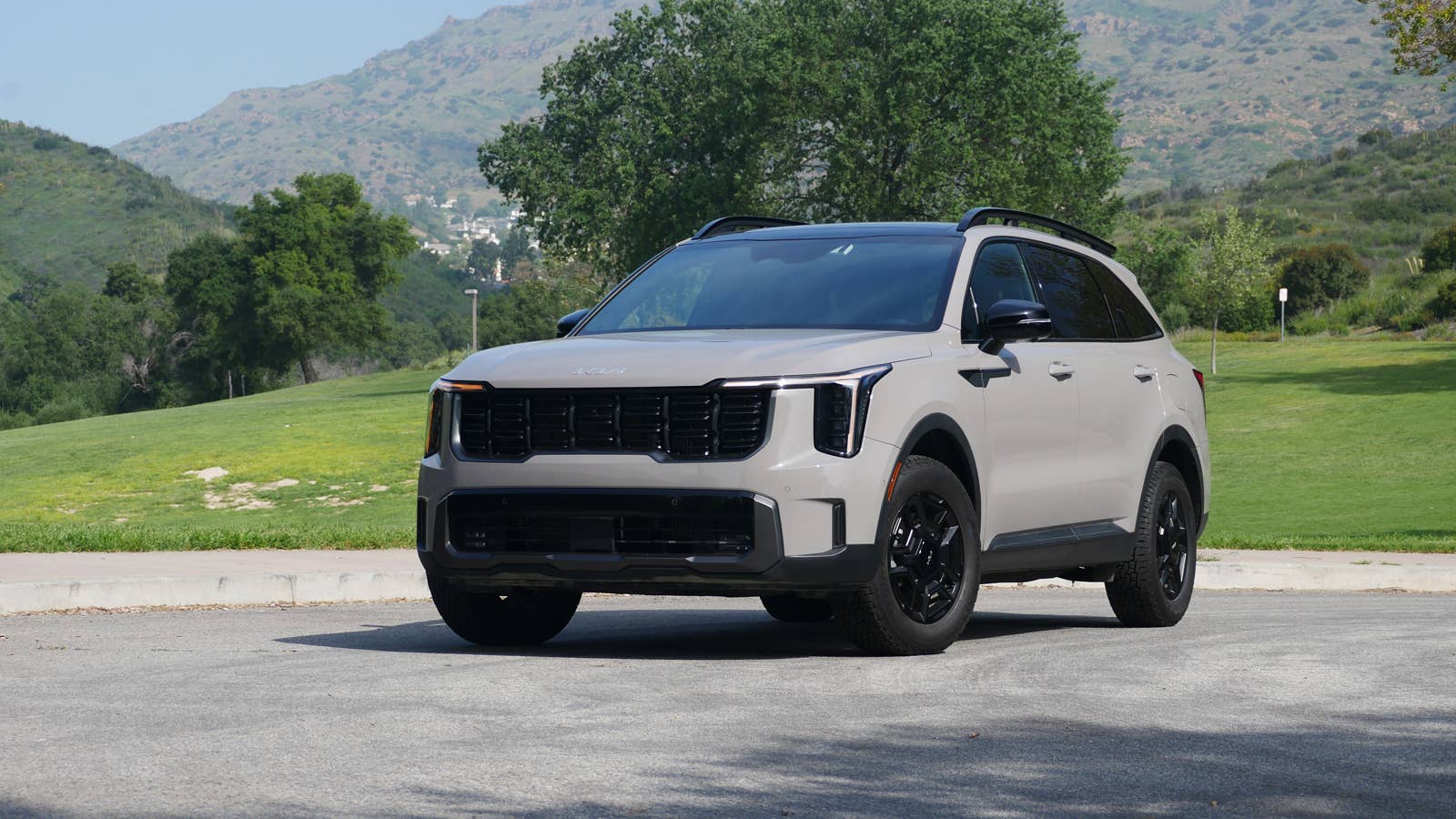 2024 Kia Sorento X-Pro front
