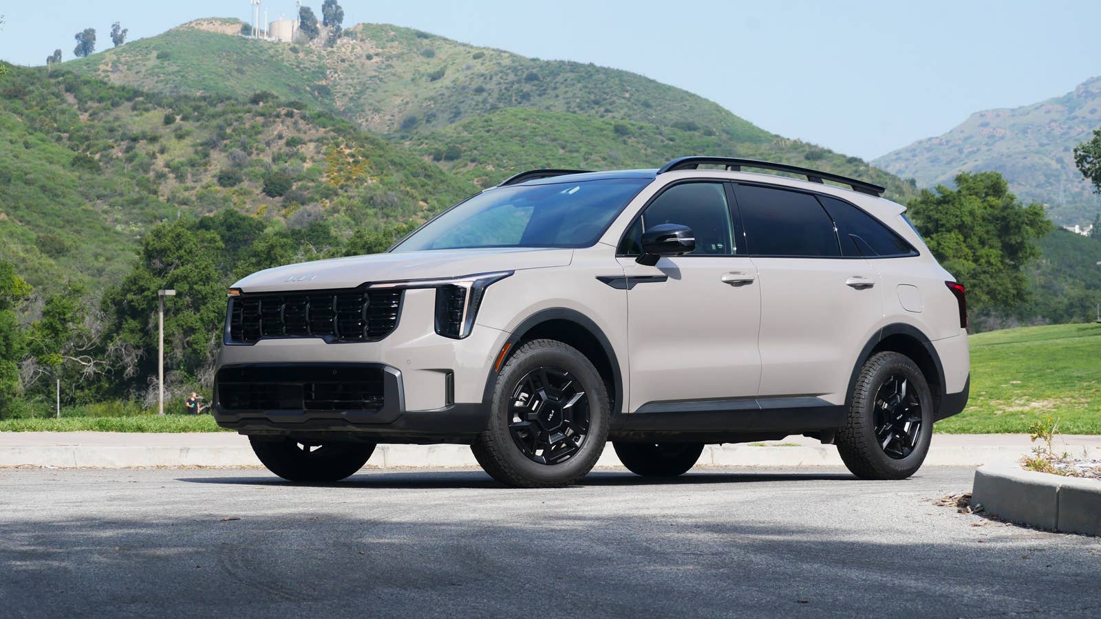 2024 Kia Sorento X-Pro front profile