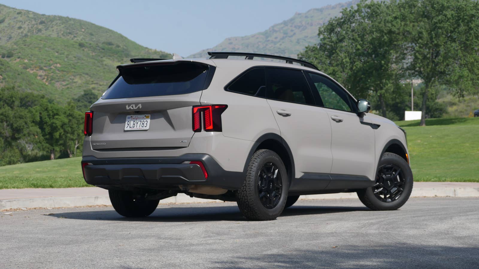 2024 Kia Sorento X-Pro front