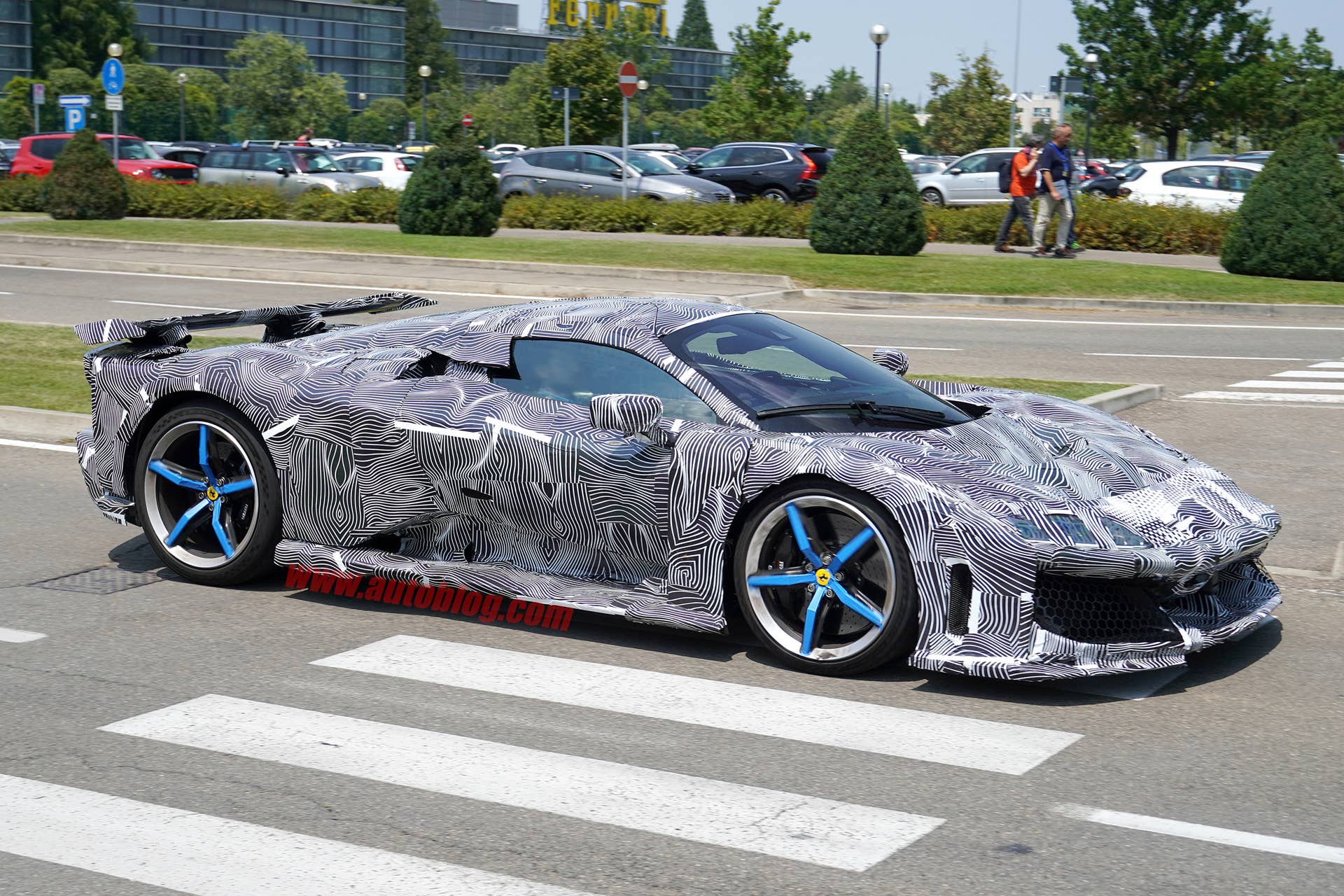 Spy-Shots of Cars - This image has been optimized for a calibrated screen with a Gamma of 2.2 and a colour temperature og 6500°K