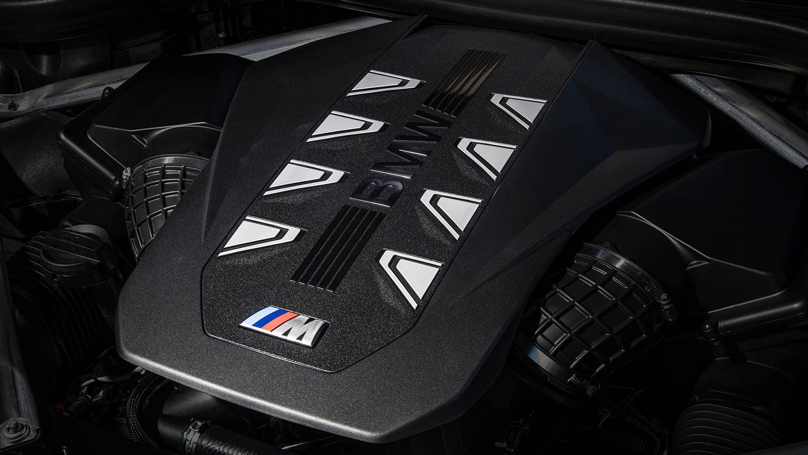 2023 BMW X7 M60i