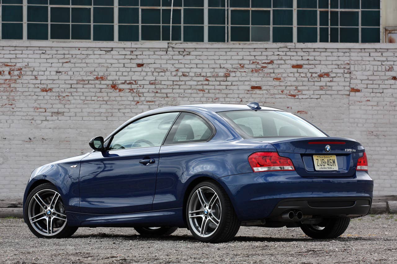 2013 BMW 135is rear 3/4 view