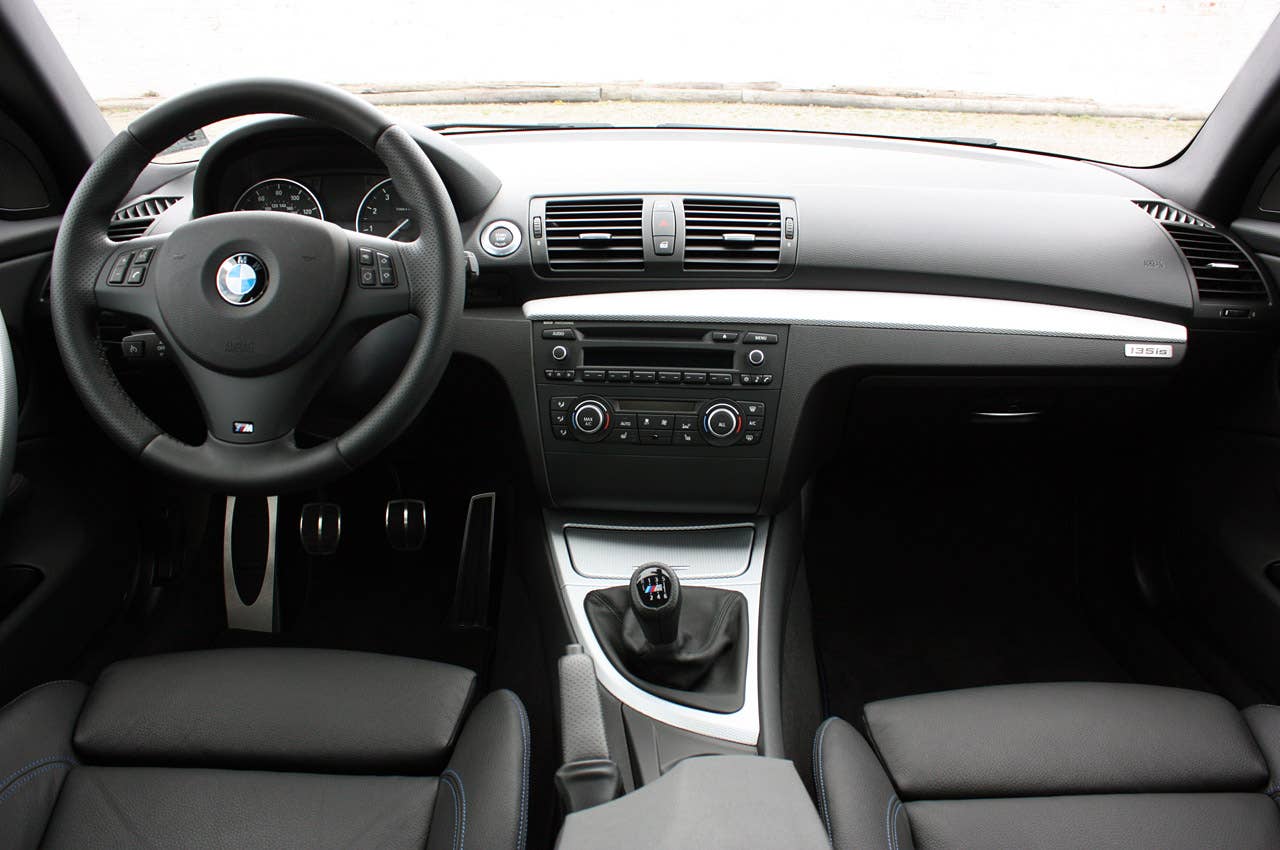 2013 BMW 135is interior