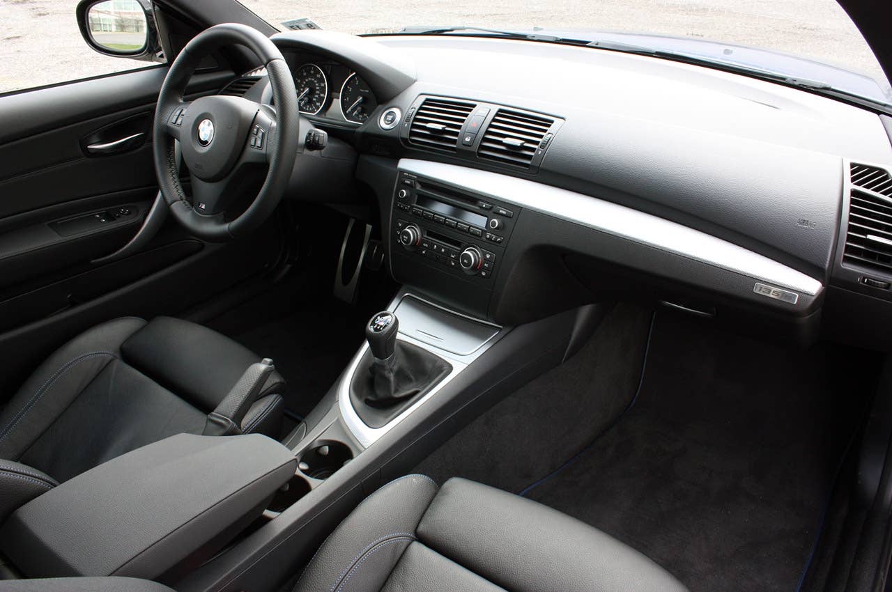 2013 BMW 135is interior