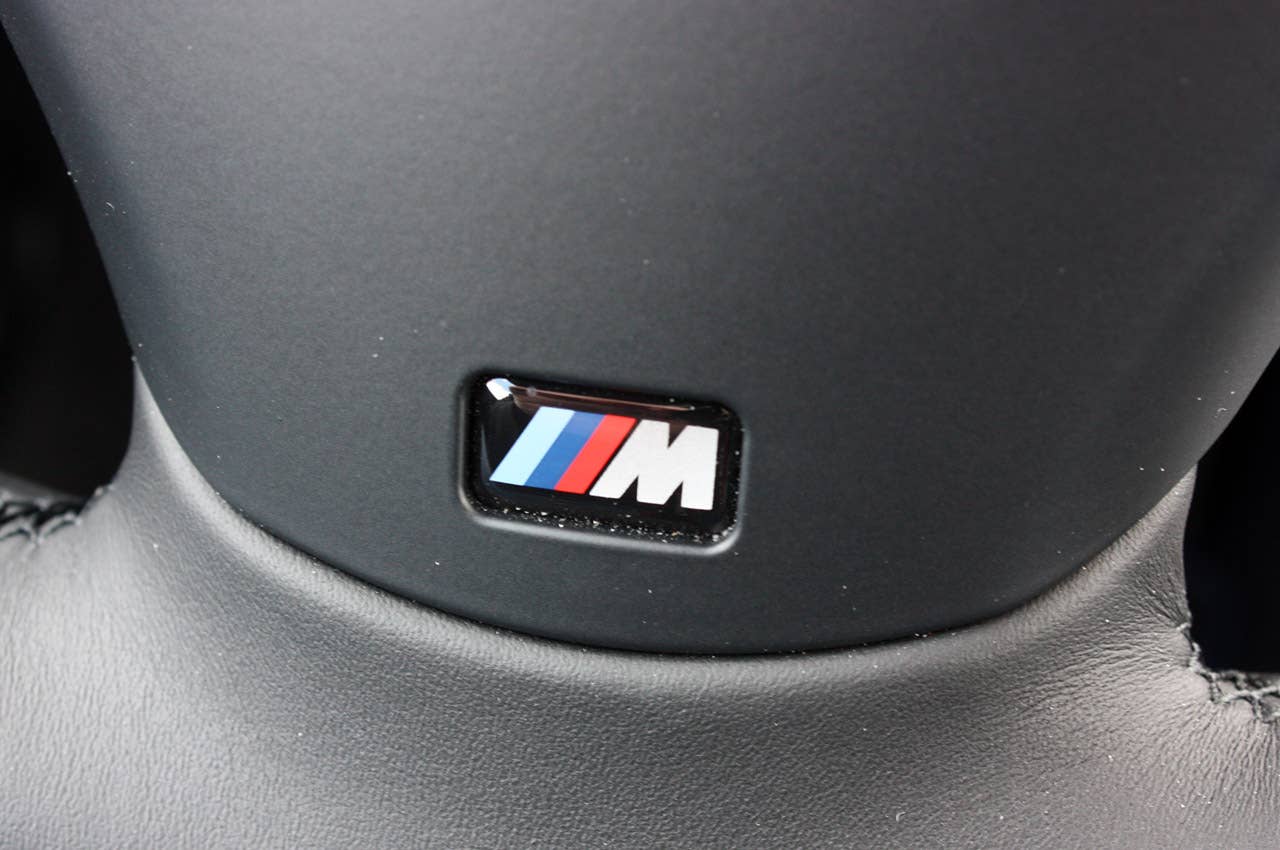 2013 BMW 135is steering wheel badge