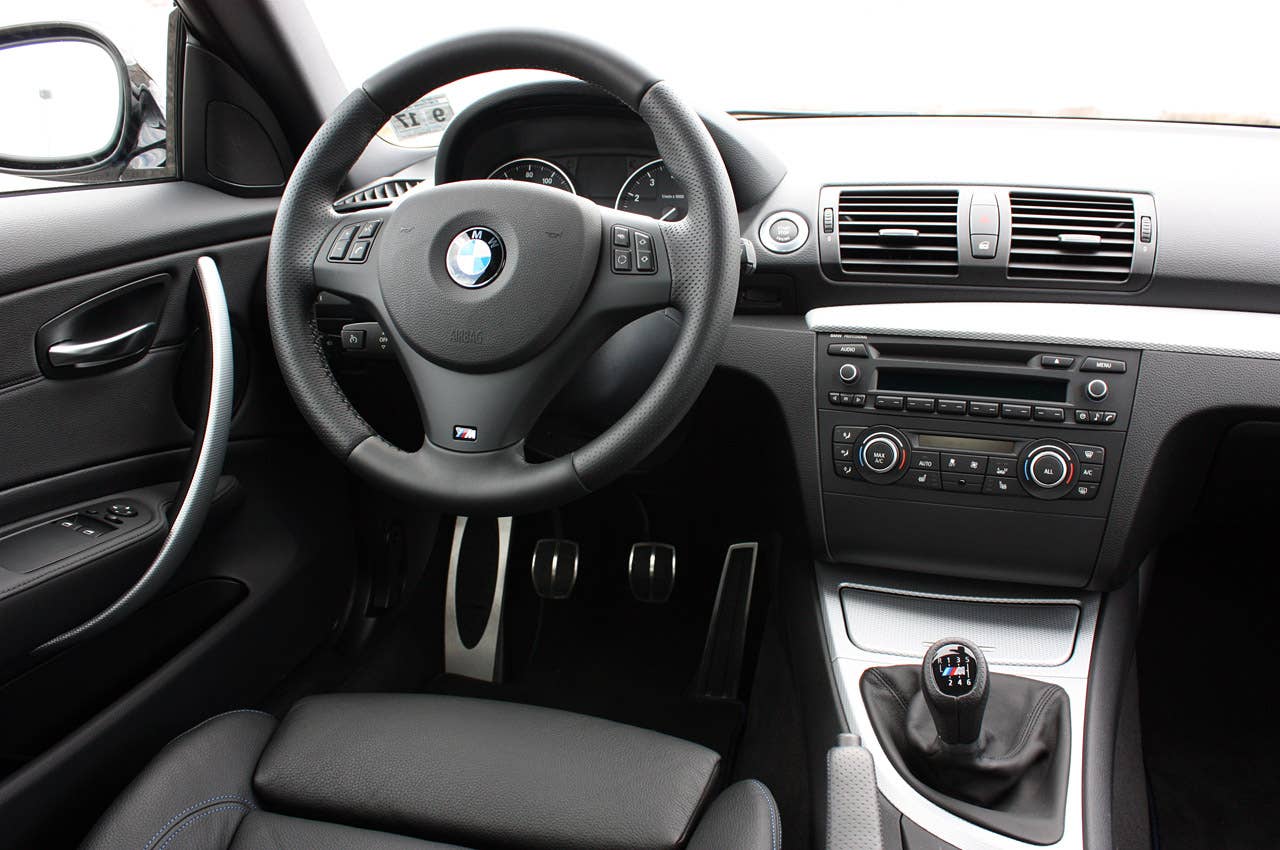 2013 BMW 135is interior