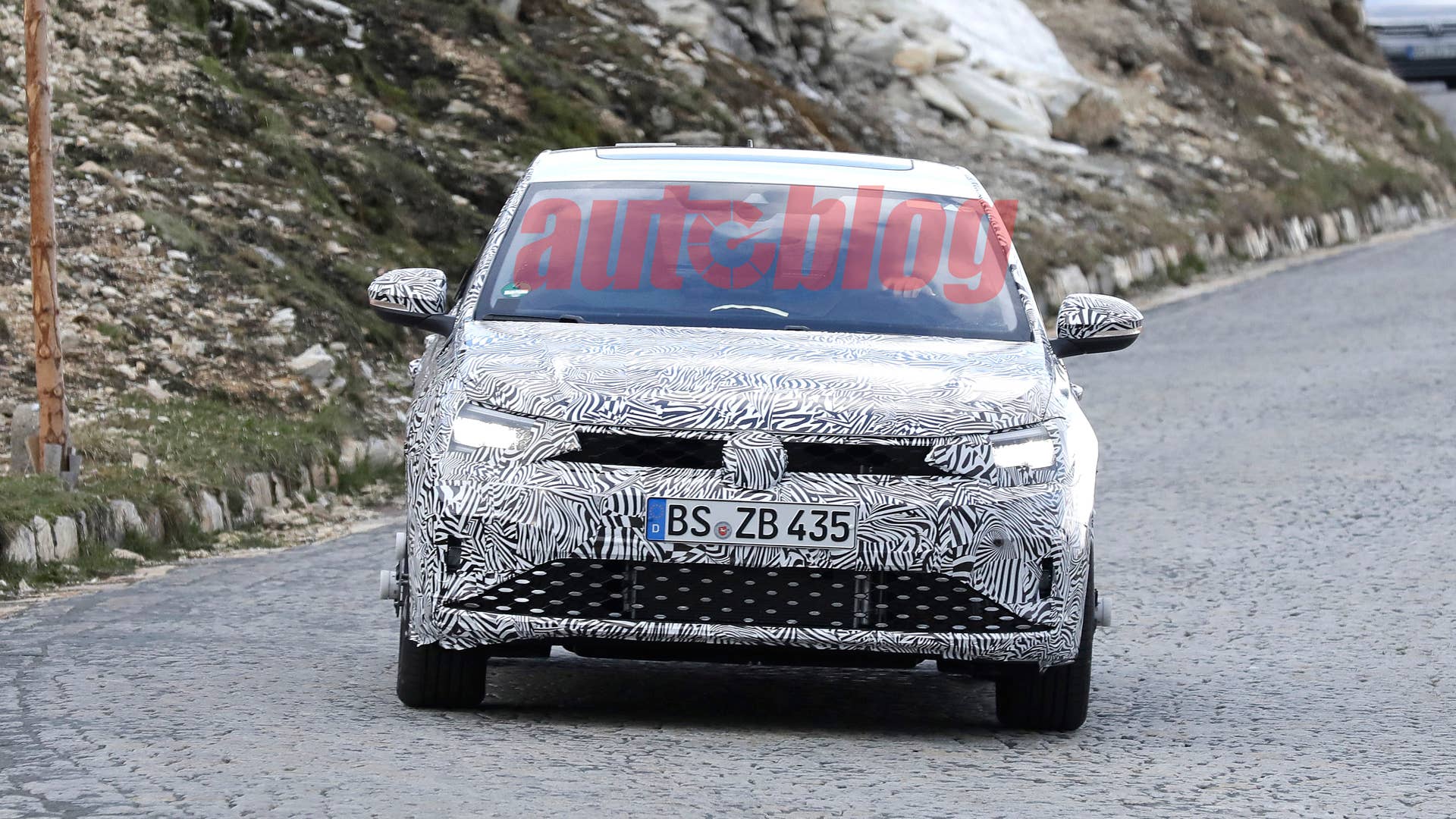 Spy shot of secretly tested future car