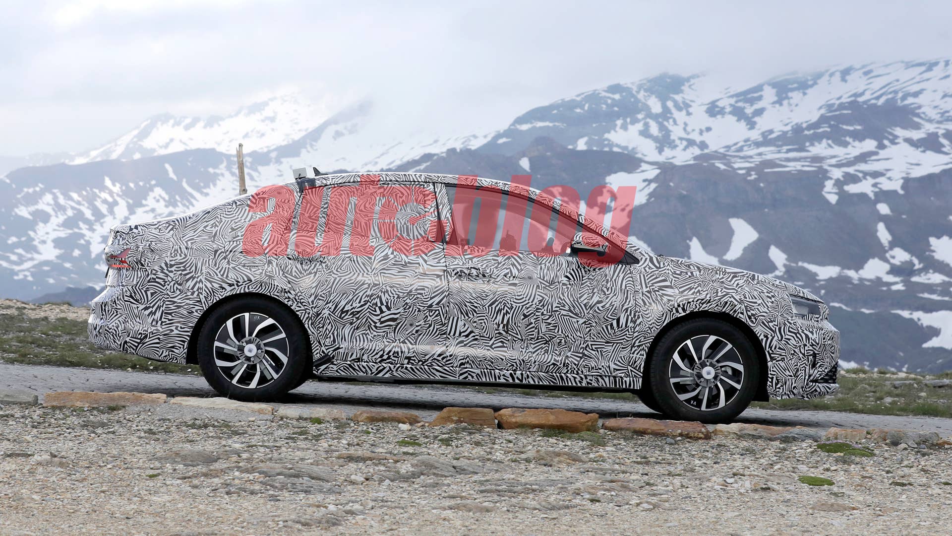 Spy shot of secretly tested future car