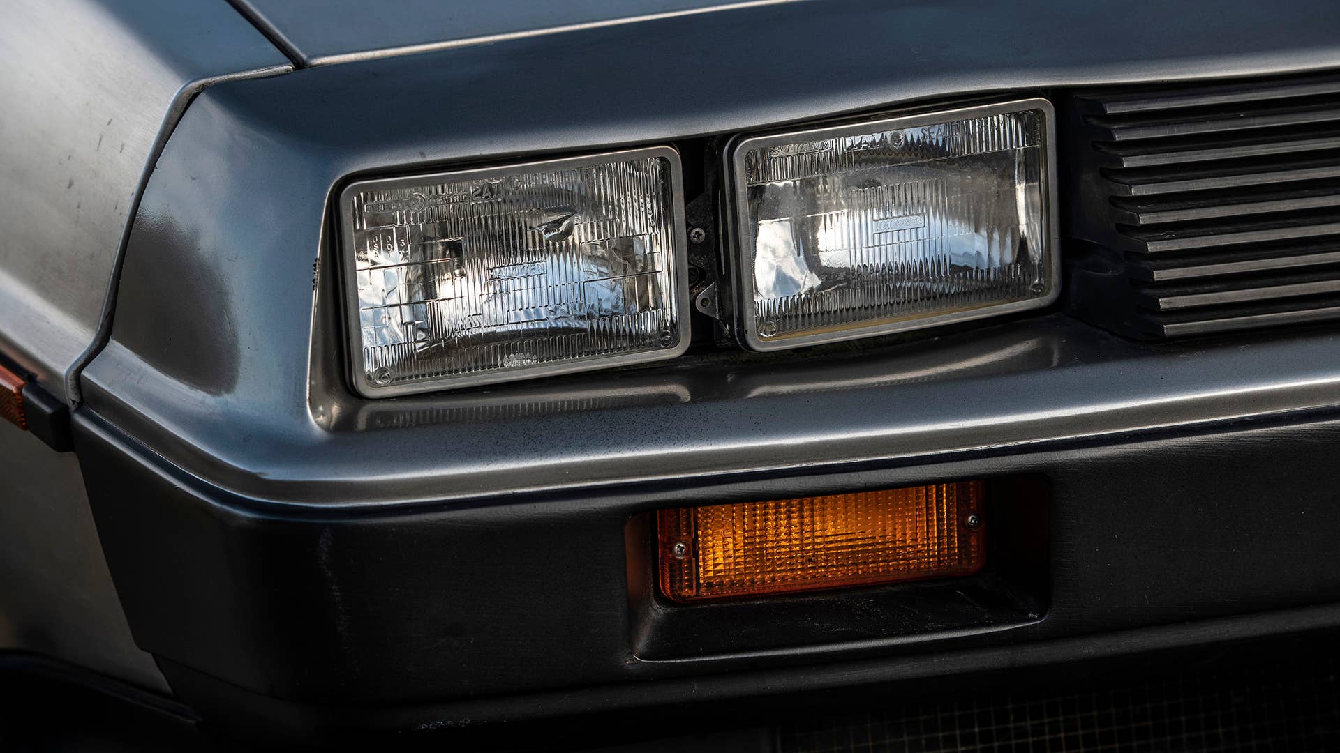 1981 DeLorean DMC-12