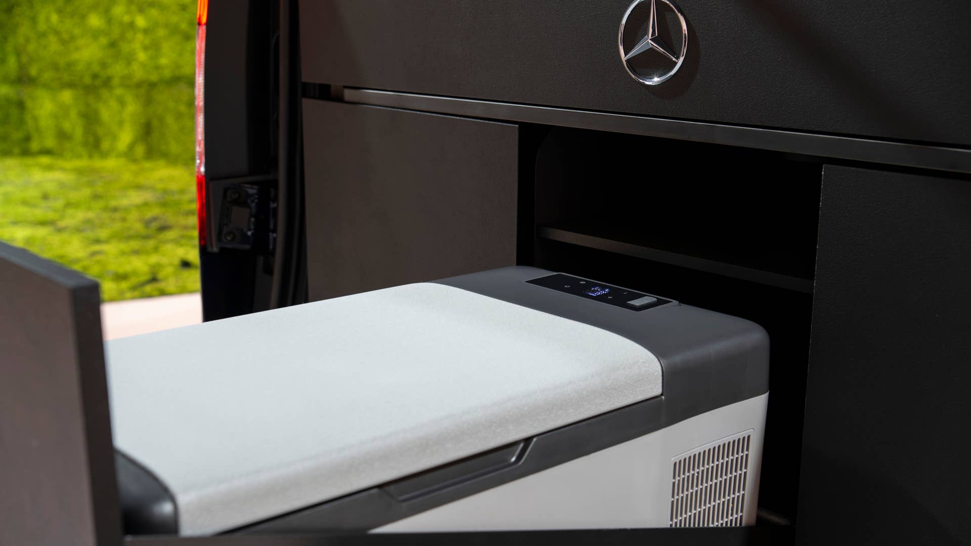 Der neue Mercedes-Benz EQT mit Marco Polo Modul Stromverbrauch kombiniert (WLTP): 18,99 kWh/100 km; CO2-Emissionen kombiniert: 0 g/km (ohne Marco Polo Modul) // The new Mercedes-Benz EQT with Marco Polo Module electric energy consumption in kWh/100 km (combined): 18,99 kWh/100 km; CO2 emissions in g/km (combined): 0