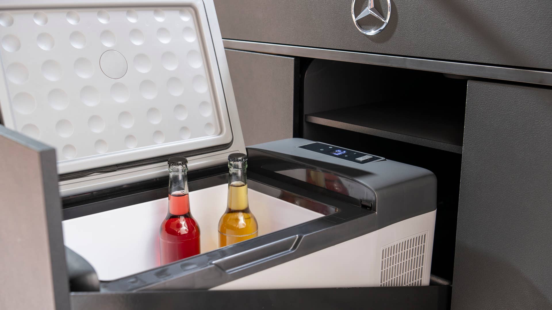 Der neue Mercedes-Benz EQT mit Marco Polo Modul Stromverbrauch kombiniert (WLTP): 18,99 kWh/100 km; CO2-Emissionen kombiniert: 0 g/km (ohne Marco Polo Modul) // The new Mercedes-Benz EQT with Marco Polo Module electric energy consumption in kWh/100 km (combined): 18,99 kWh/100 km; CO2 emissions in g/km (combined): 0