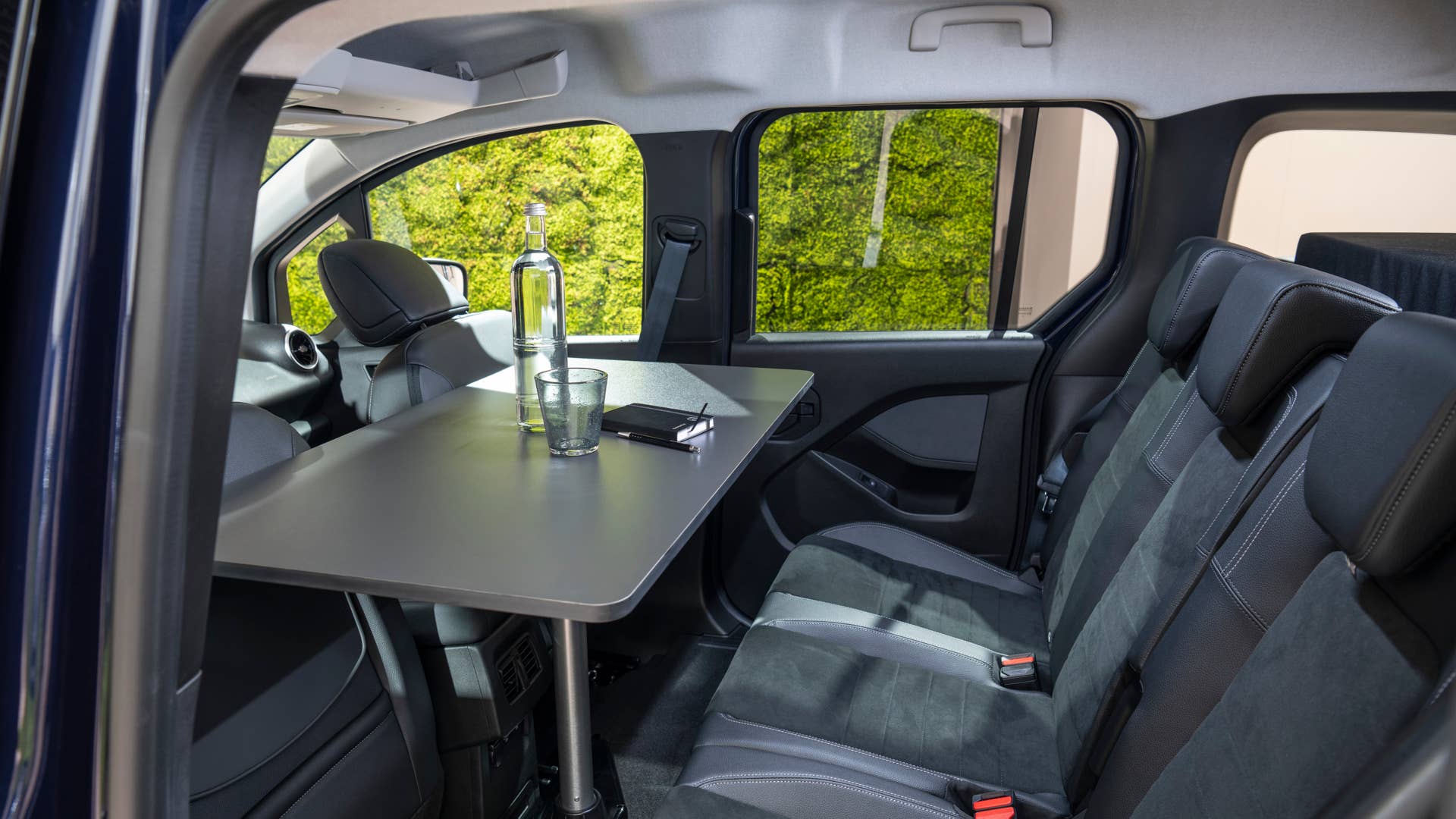 Der neue Mercedes-Benz EQT mit Marco Polo Modul Stromverbrauch kombiniert (WLTP): 18,99 kWh/100 km; CO2-Emissionen kombiniert: 0 g/km (ohne Marco Polo Modul) // The new Mercedes-Benz EQT with Marco Polo Module electric energy consumption in kWh/100 km (combined): 18,99 kWh/100 km; CO2 emissions in g/km (combined): 0