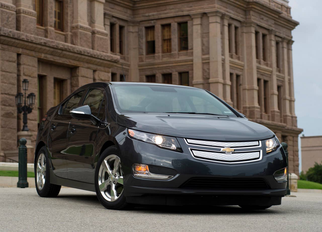 Chevrolet announces Thursday, July 1, 2010 it is adding Texas, New York, New Jersey, and Connecticut to the launch markets for the Volt electric vehicle. The retail launch in Texas and New York will begin with Austin and New York City in late 2010. The balance of Texas and New York, as well as New Jersey and Connecticut, are scheduled to begin receiving Volts in early 2011. The Chevrolet Volt (pictured here) in front of the Texas State Capital in Austiin, Texas Wednesday, June 30, 2010.  (Photo by Steven Noreyko for Chevrolet)