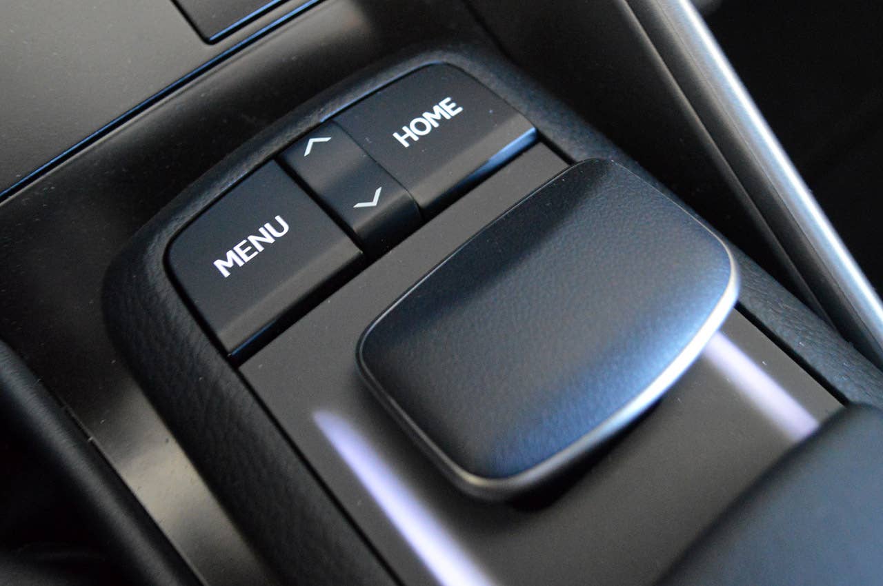 2014 Lexus IS350 F-Sport infotainment system controls