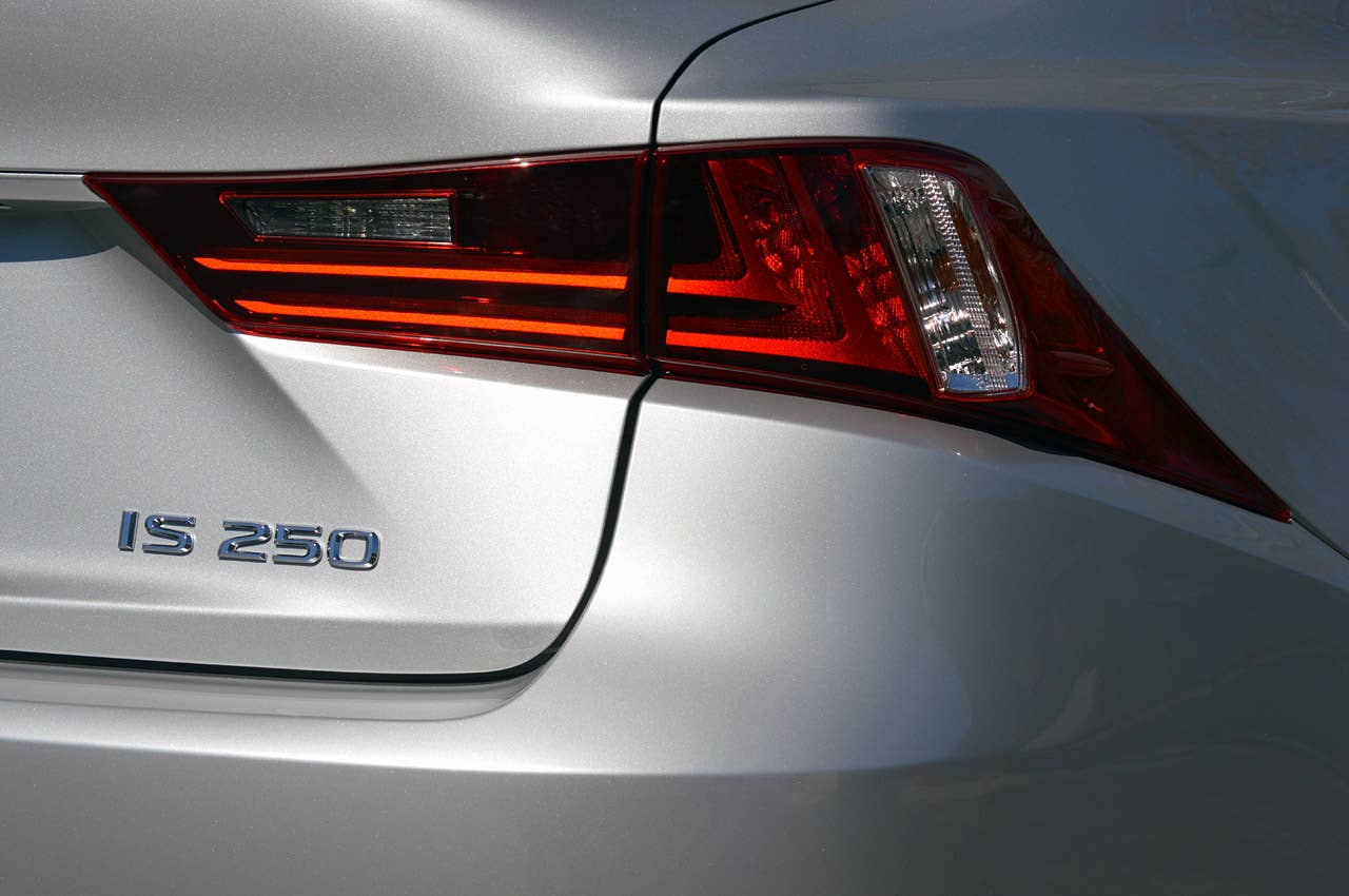 2014 Lexus IS350 F-Sport taillight