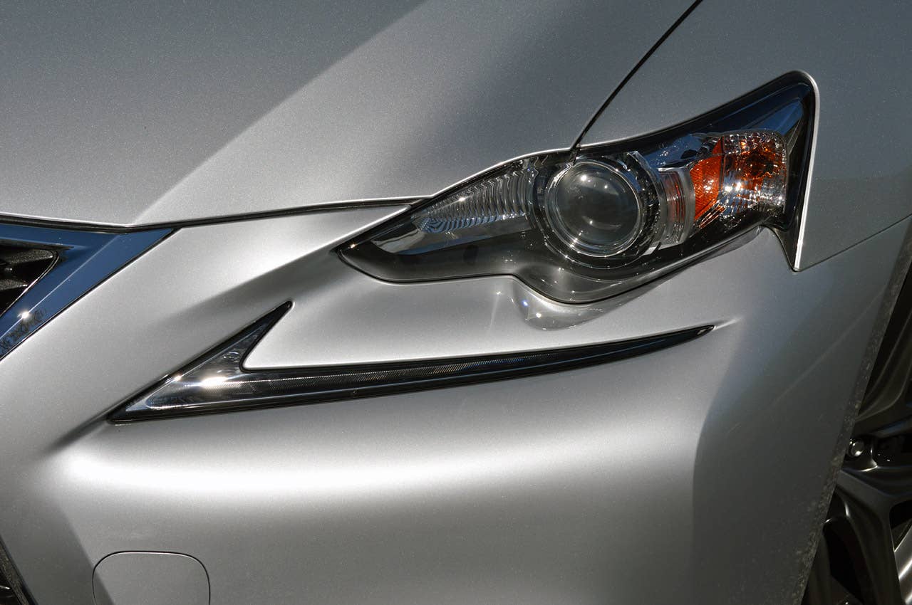 2014 Lexus IS350 F-Sport headlight
