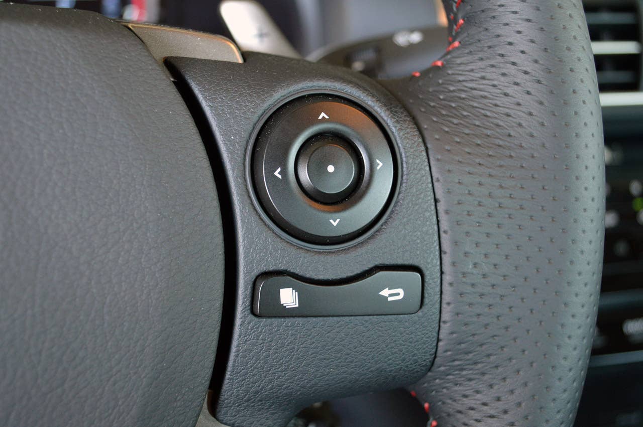 2014 Lexus IS350 F-Sport steering wheel controls