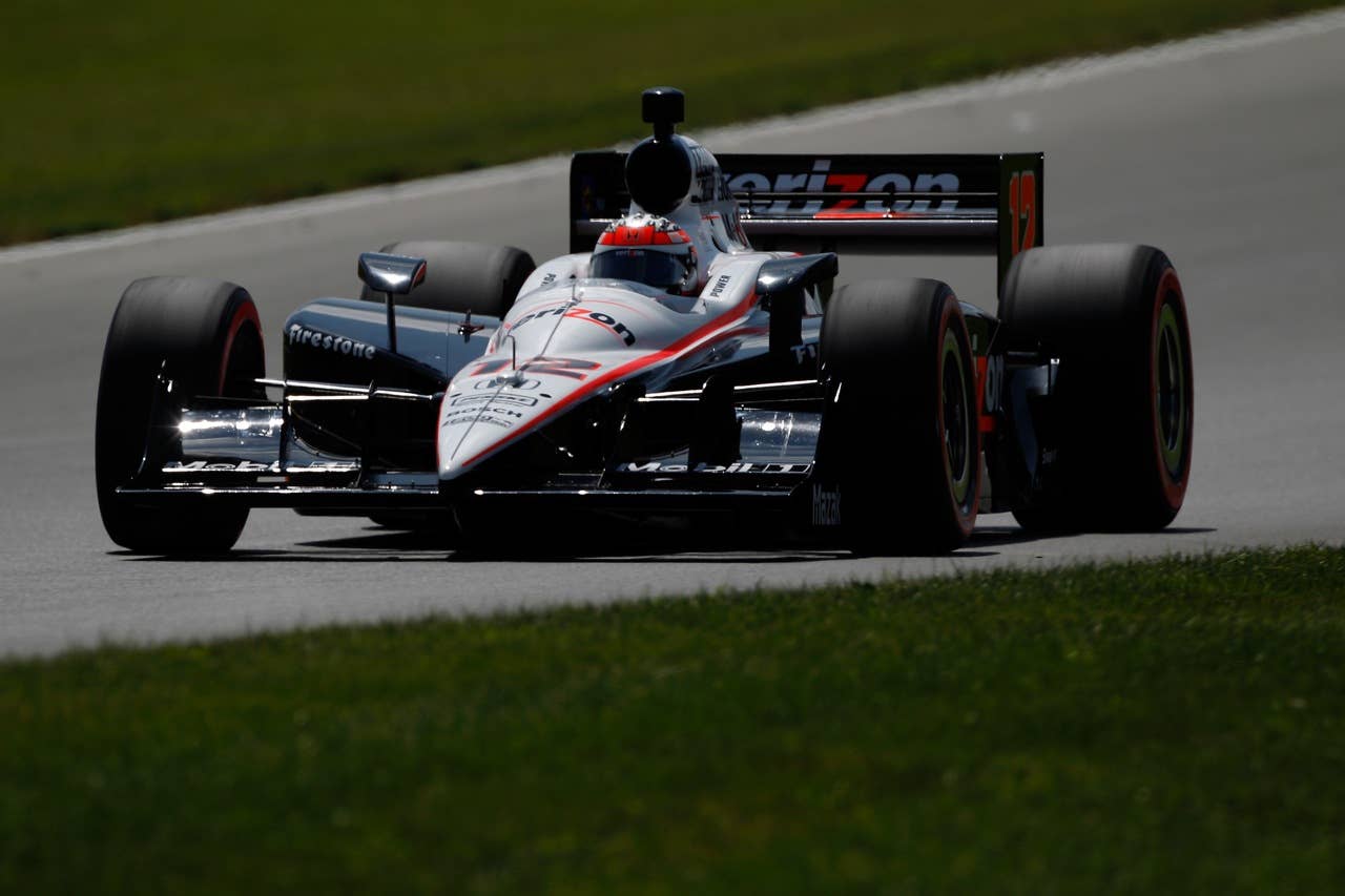 LEXINGTON, OH - AUGUST 07:  Will Power of Australia, driver of the #12 Team Penske Dallara Honda drives during qualifying for the IZOD IndyCar Series Honda Indy 200 on August 7, 2010 in Lexington, Ohio.  (Photo by Chris Graythen/Getty Images)