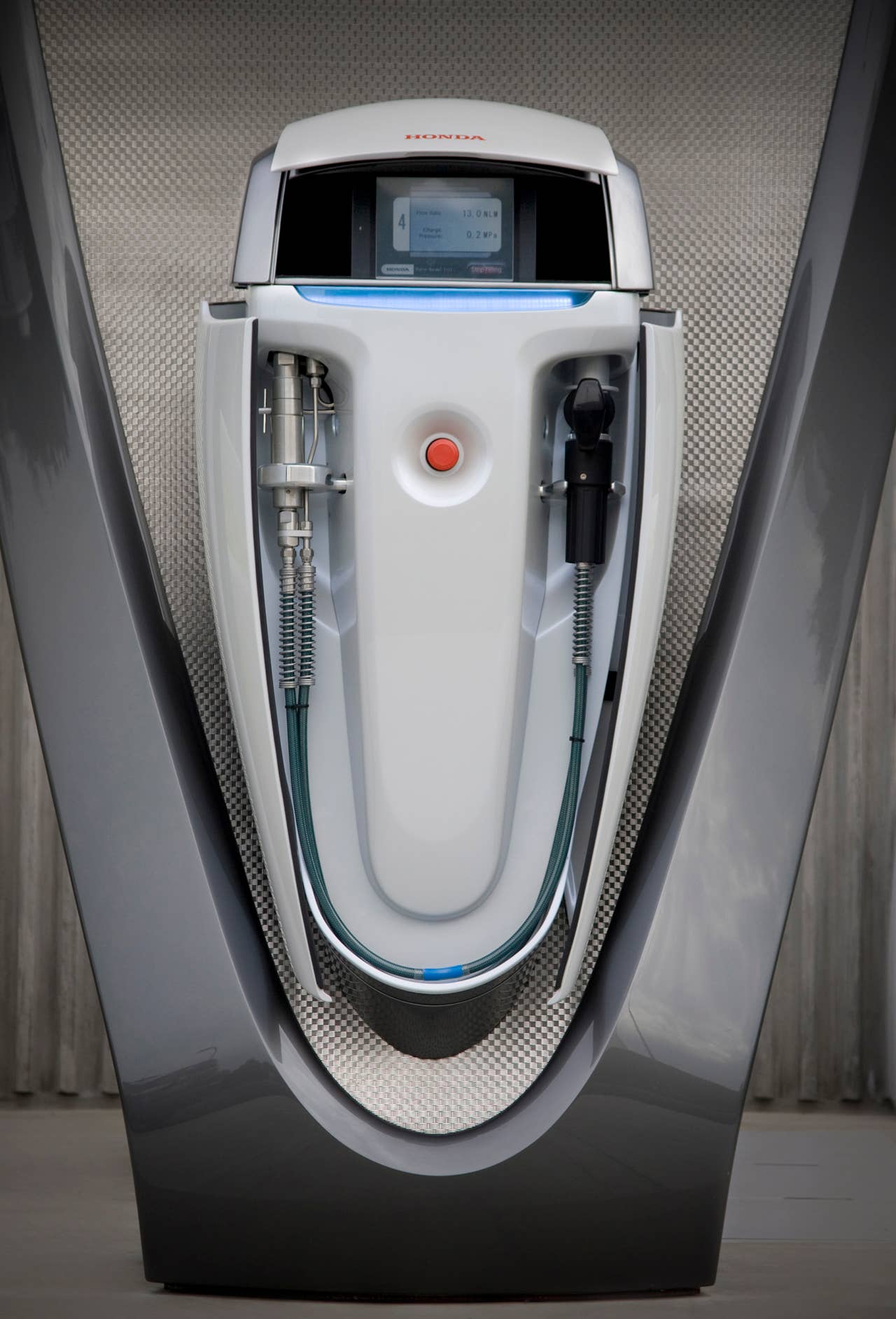 Honda's next generation solar hydrogen station prototype began operating today at the Los Angeles Center of Honda R&D Americas, Inc. The system is ultimately intended for use as a home refueling appliance capable of an overnight refill of fuel cell electric vehicles, such as the Honda FCX Clarity.