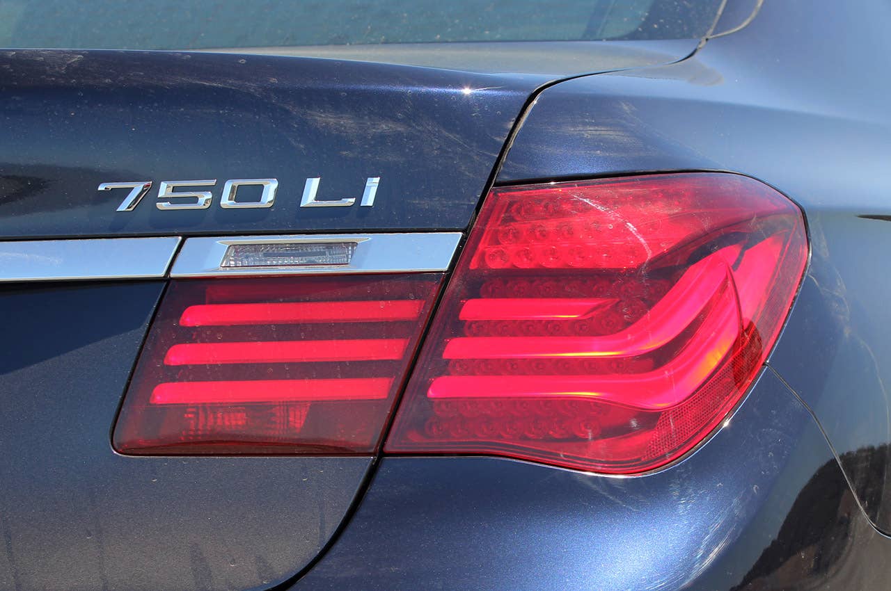 2013 BMW 750Li taillight