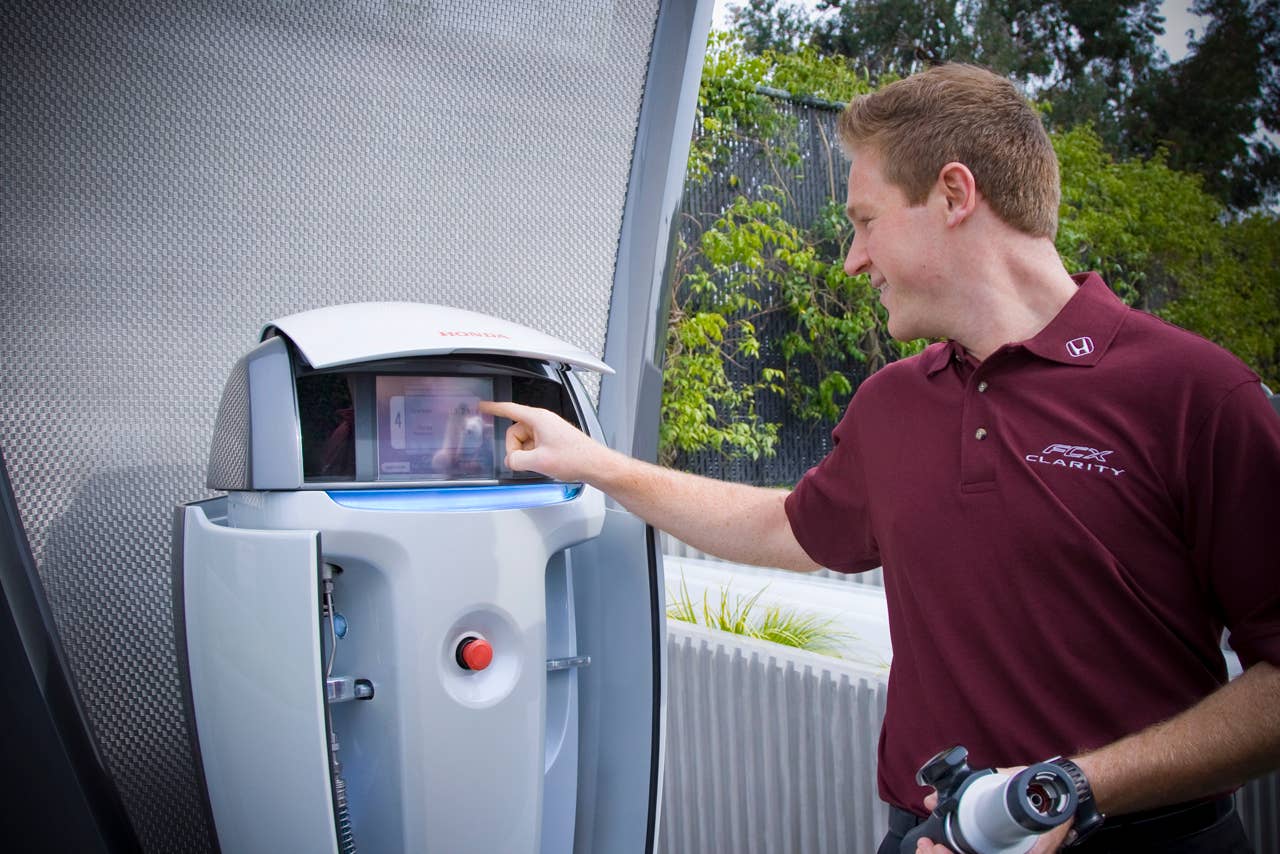 Honda's next generation solar hydrogen station prototype began operating today at the Los Angeles Center of Honda R&D Americas, Inc. The system is ultimately intended for use as a home refueling appliance capable of an overnight refill of fuel cell electric vehicles, such as the Honda FCX Clarity.