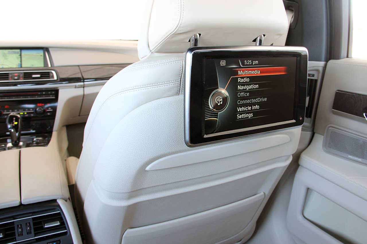 2013 BMW 750Li rear seat television monitor