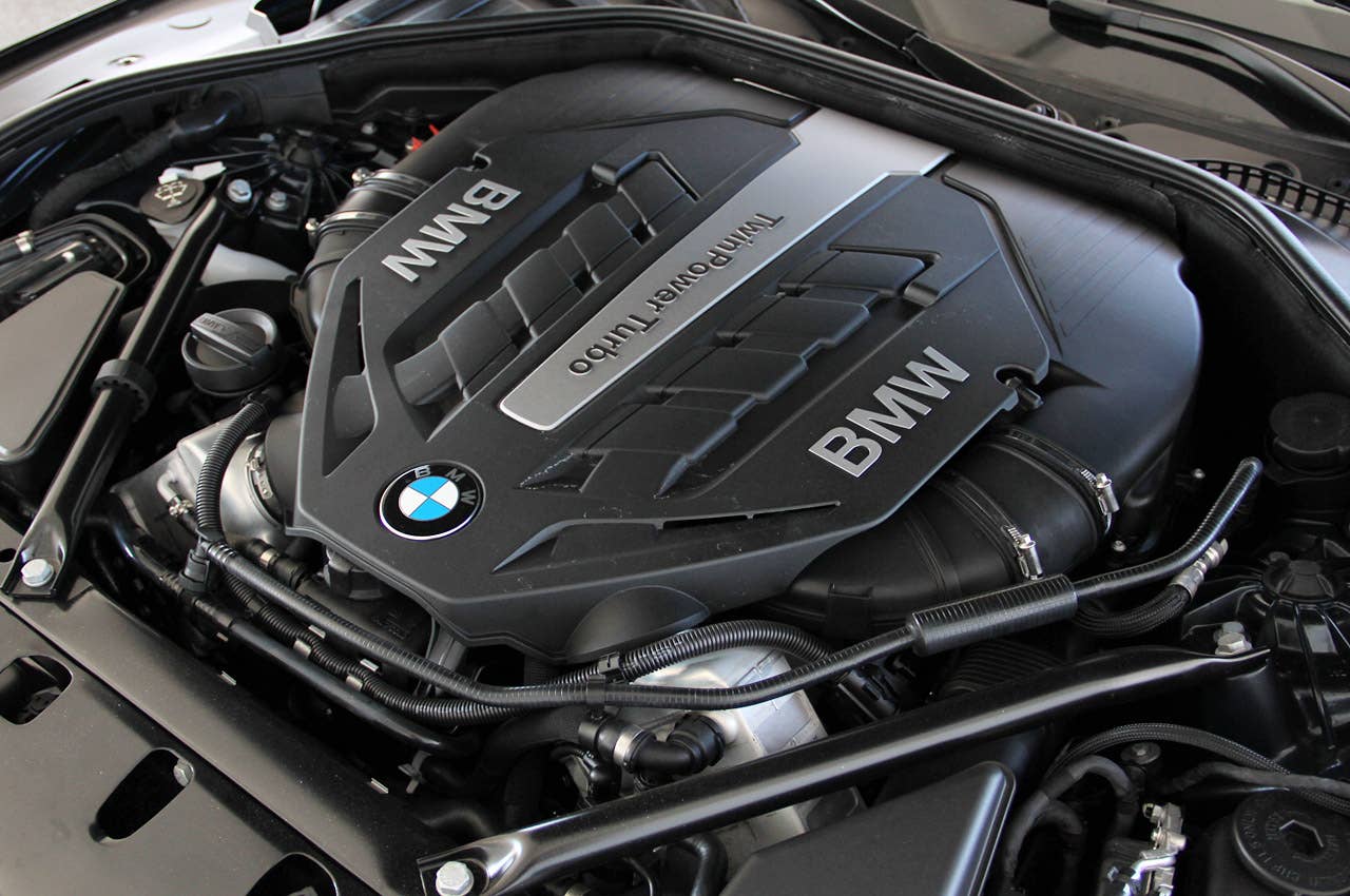 2013 BMW 750Li engine