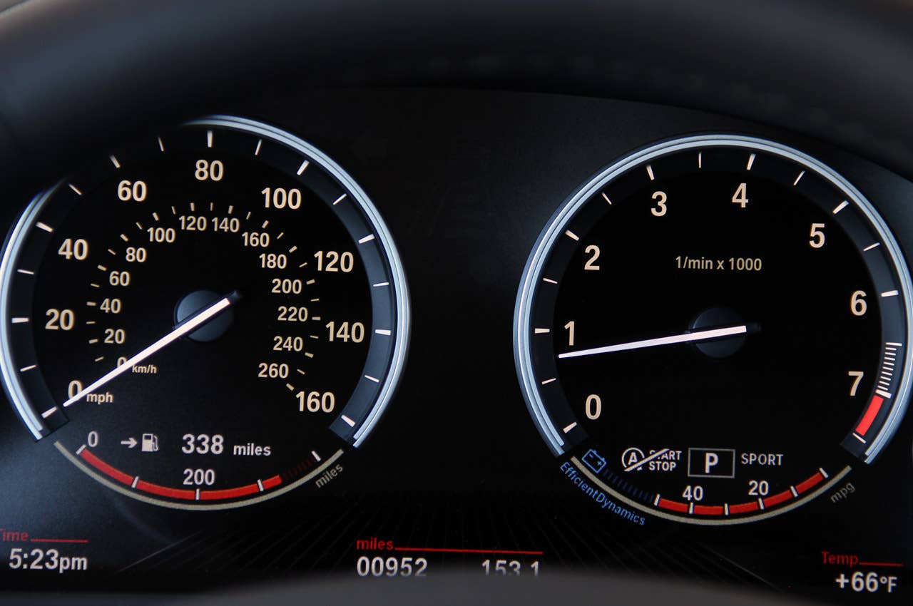 2013 BMW 750Li gauges