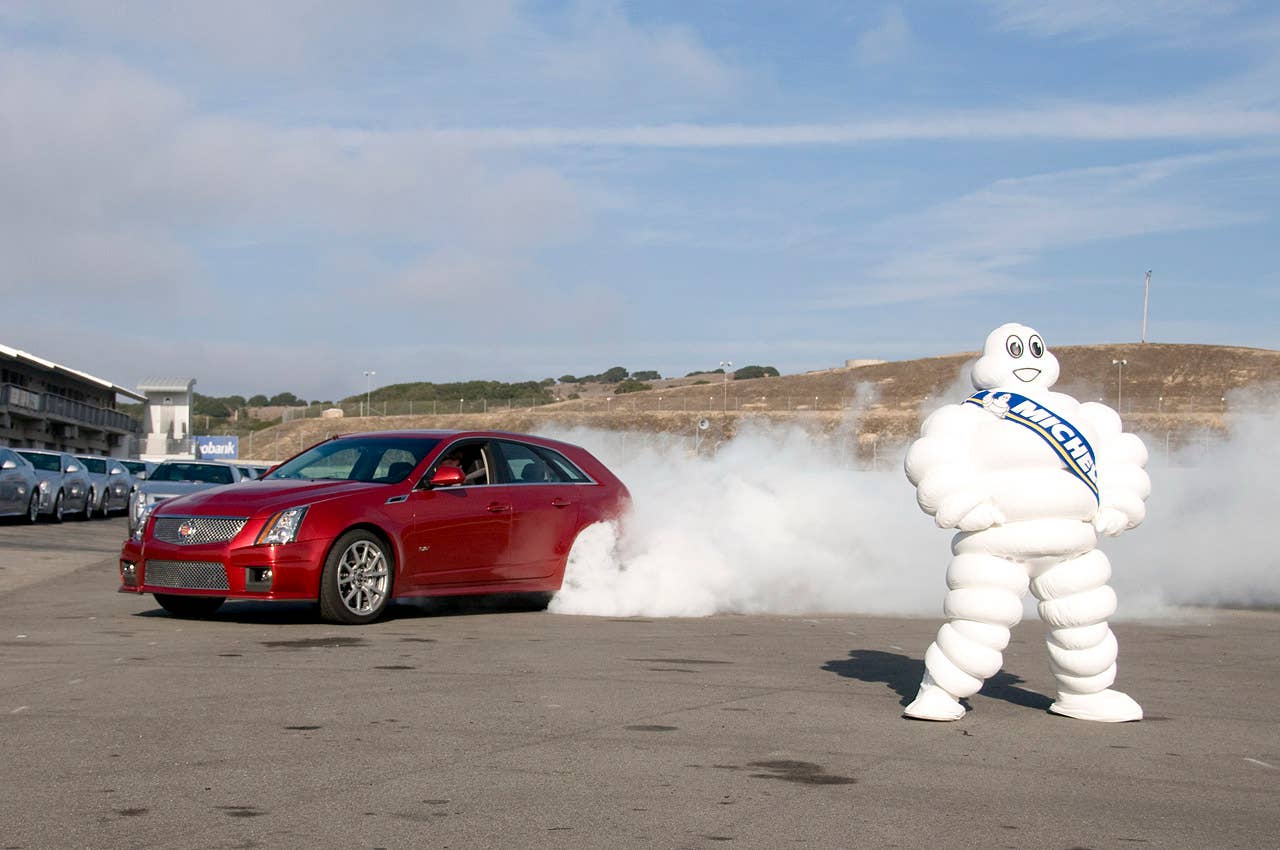 2011 Cadillac CTS-V Wagon front 3/4 burnout