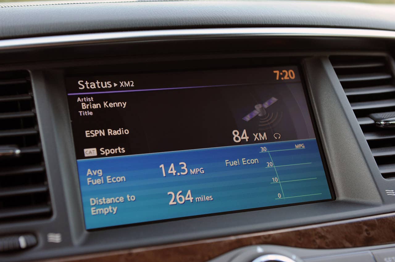 2012 Infiniti QX56 fuel economy display